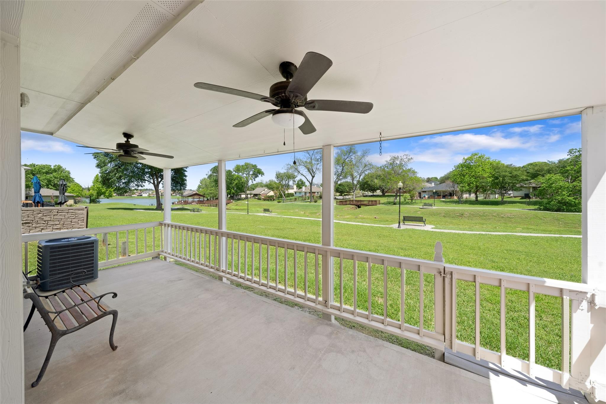 406 Lazy Ln, Montgomery, TX 77356 photo
