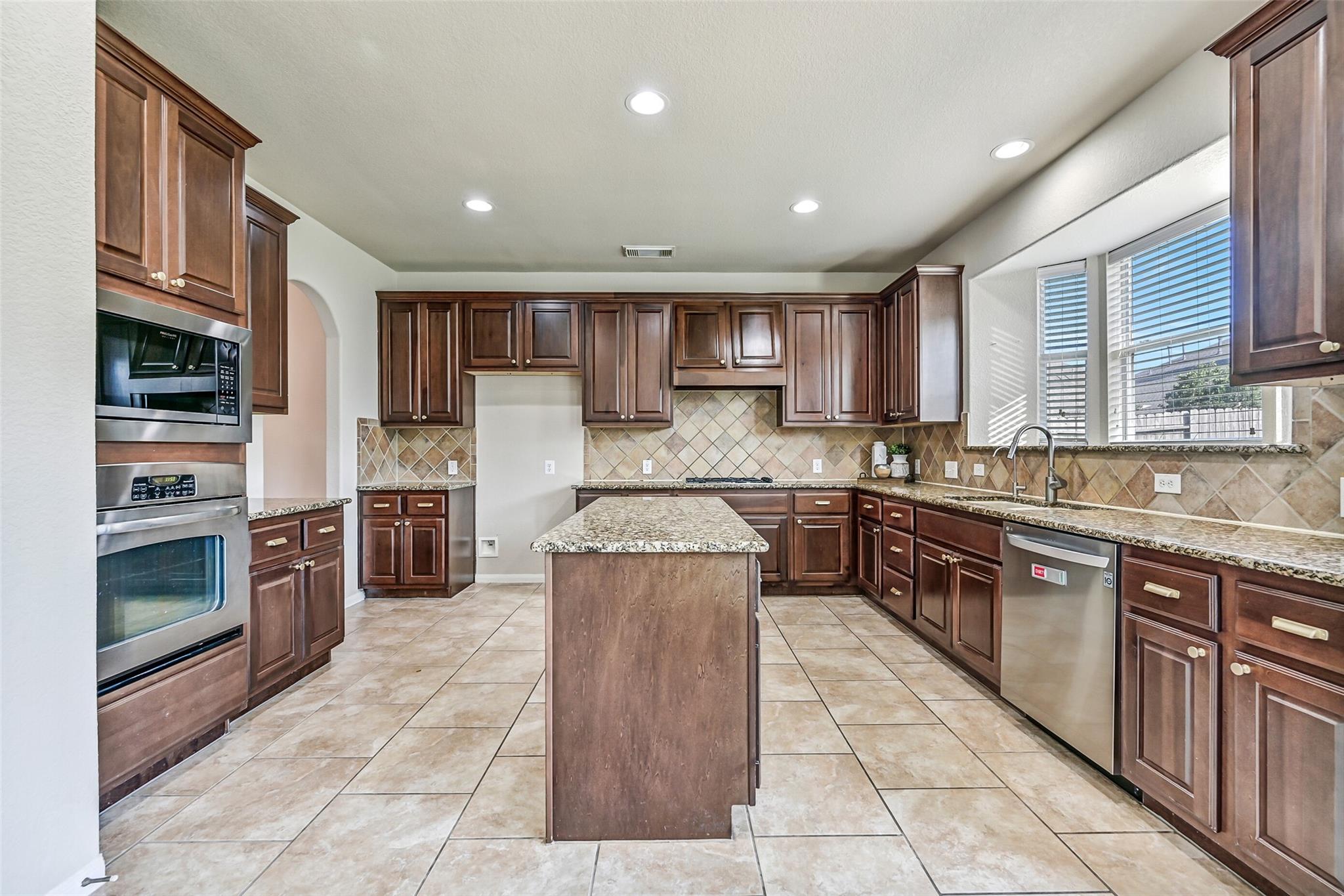 2508 Rockygate Ln, Friendswood, TX 77546 photo