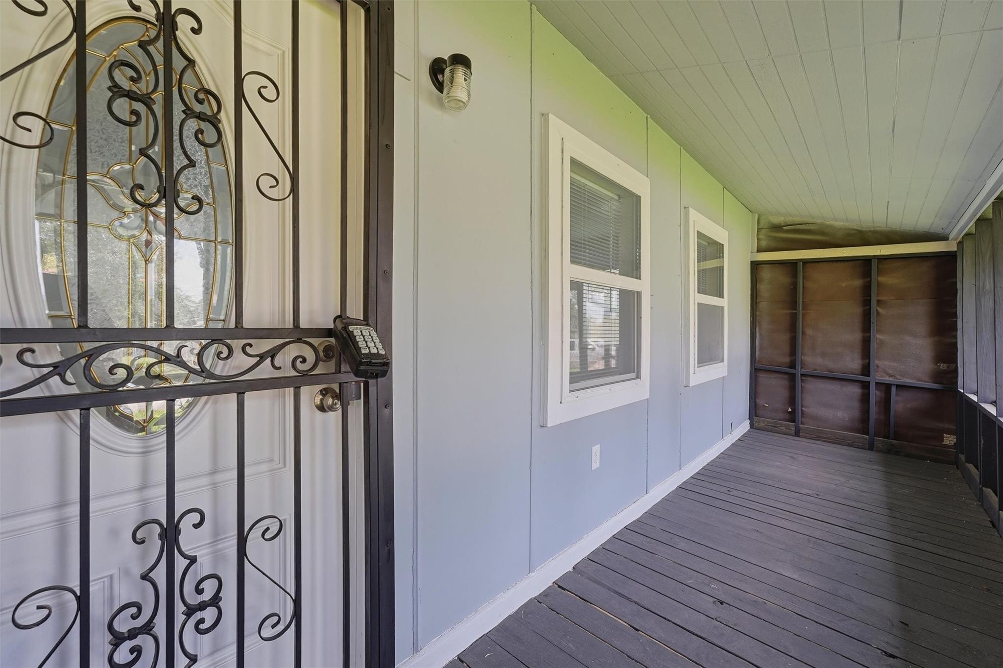 2281 Des Jardines St, Houston, TX 77023 photo