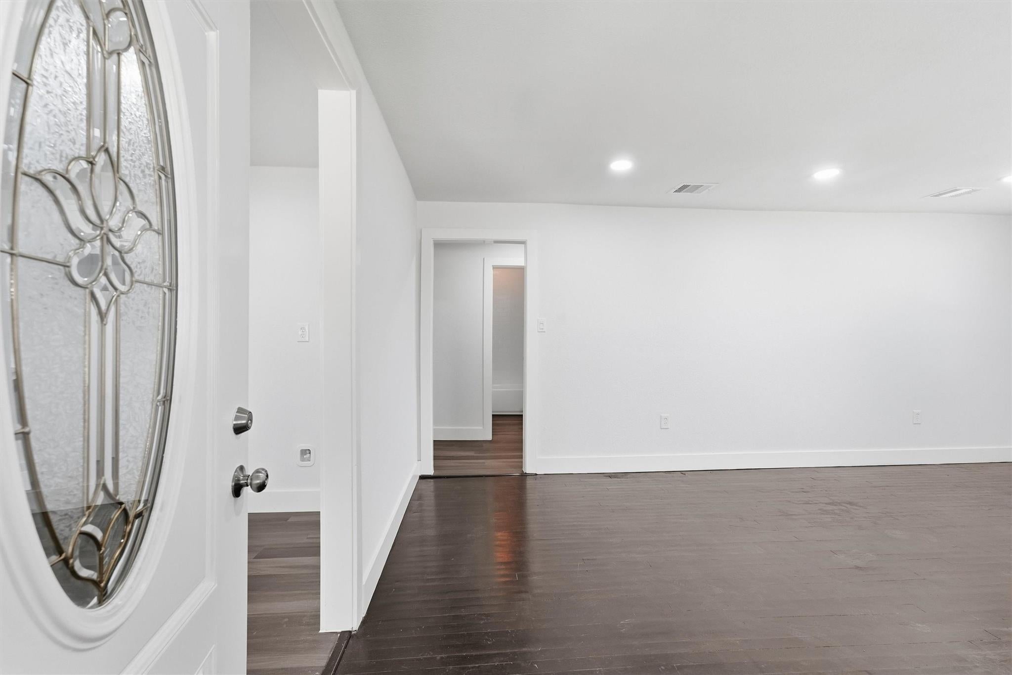 2281 Des Jardines St, Houston, TX 77023 photo