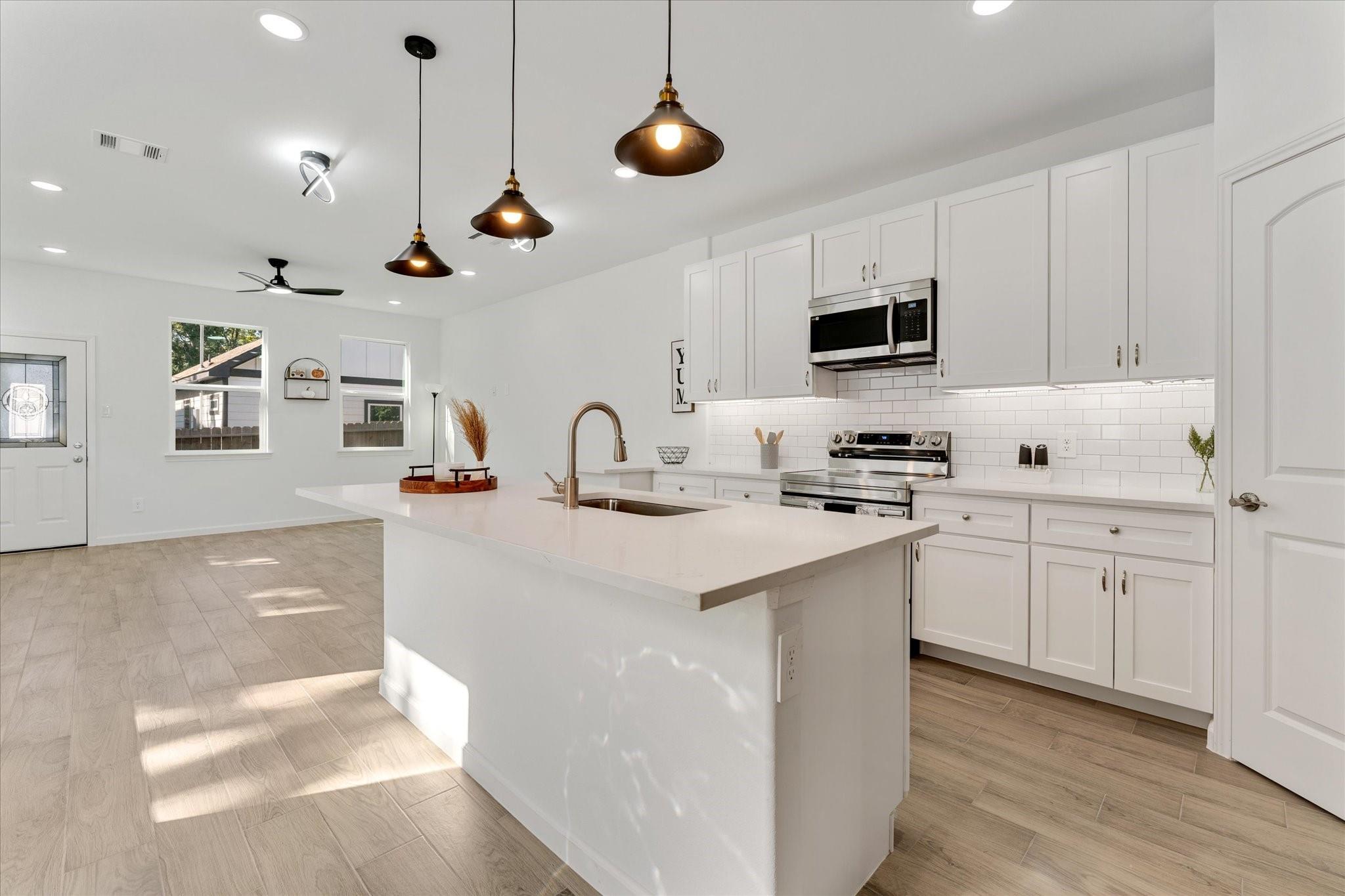 11380 Underwood St, Willis, TX 77318