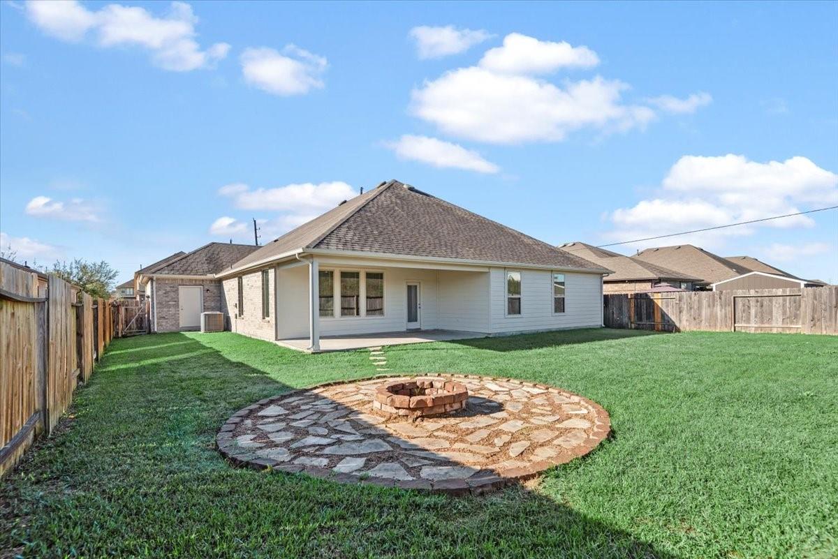 31726 Casa Linda Dr, Hockley, TX 77447 photo