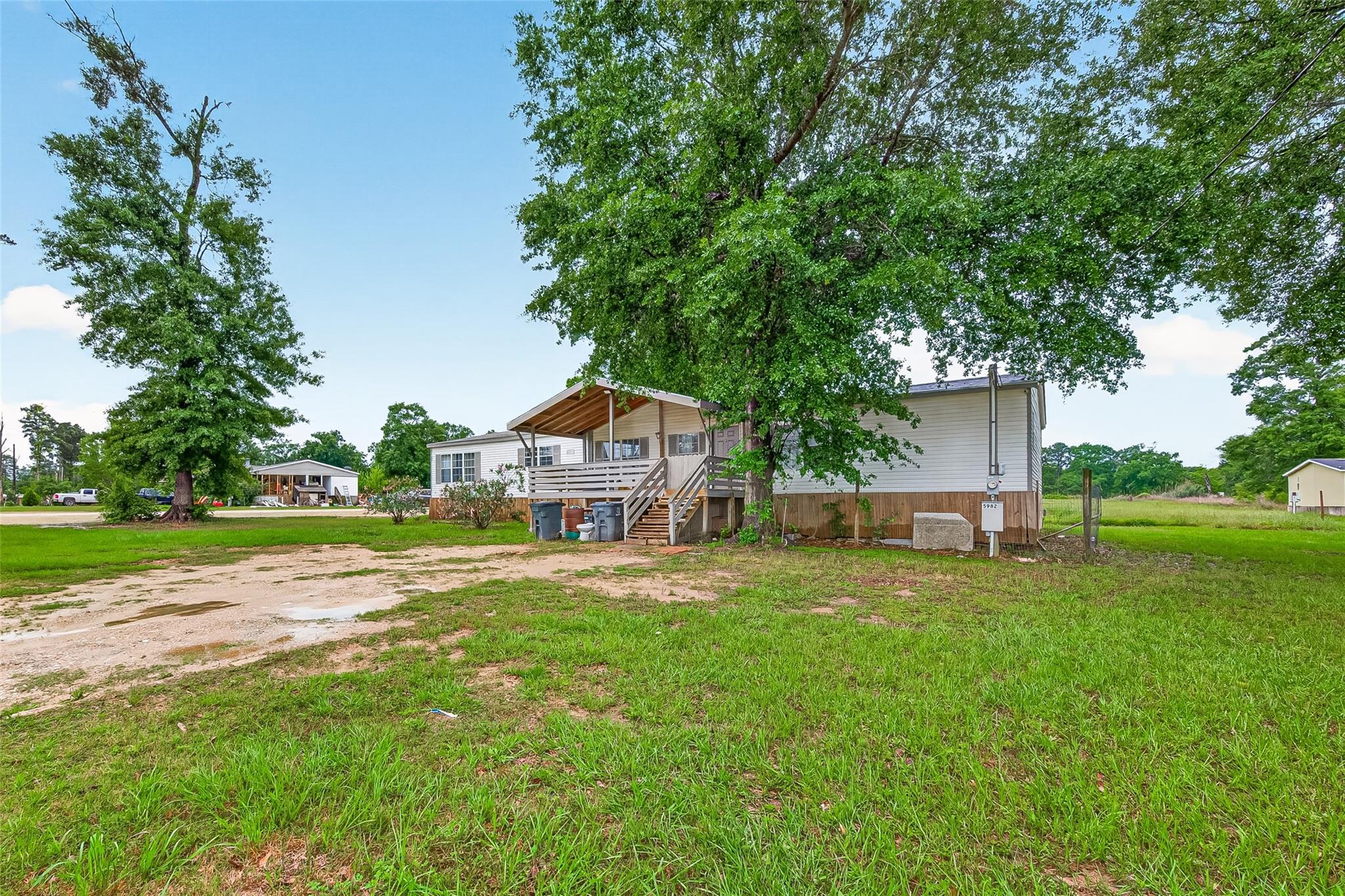 5982 Waukegan Rd, Conroe, TX 77306 photo