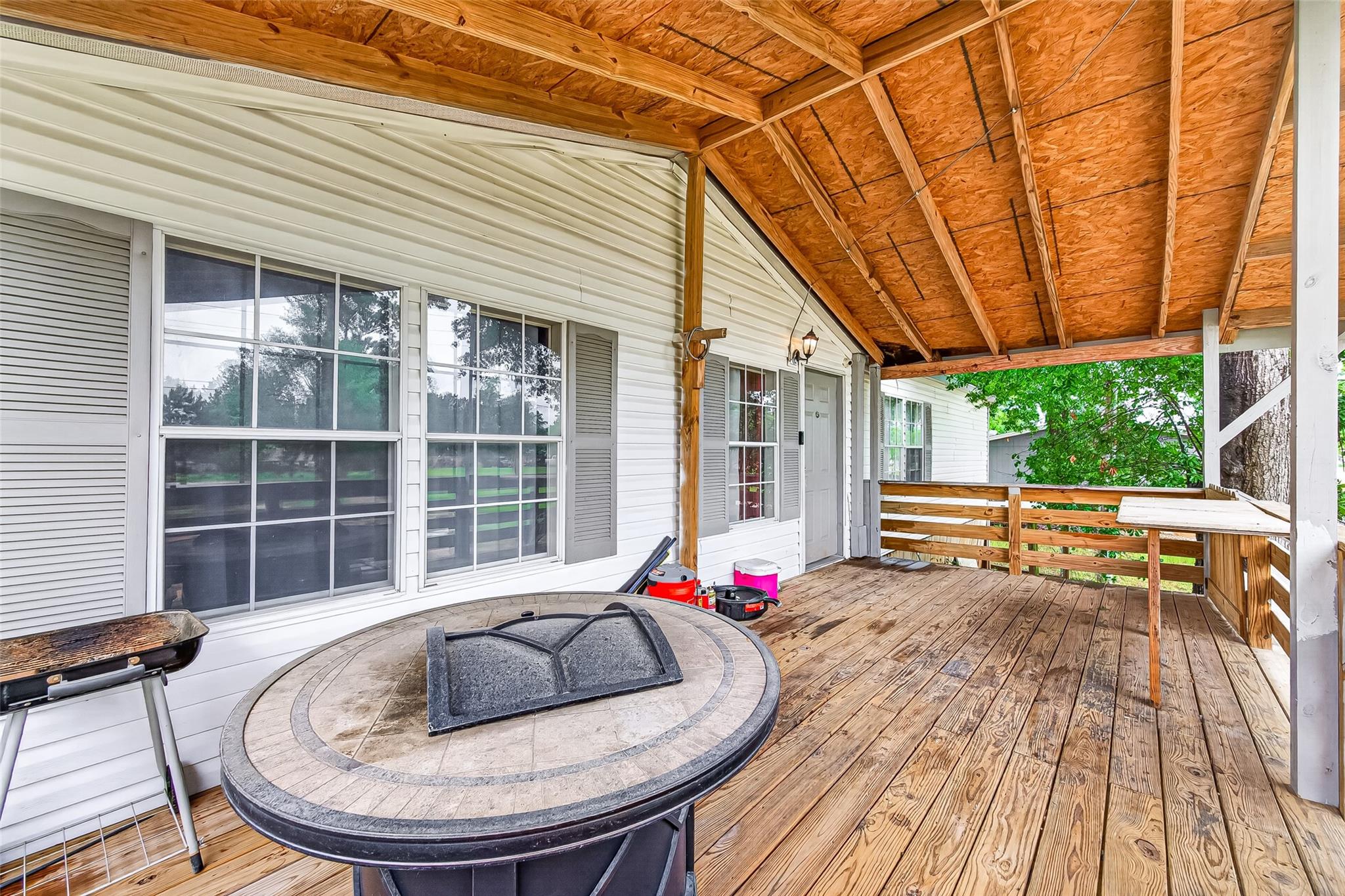 5982 Waukegan Rd, Conroe, TX 77306 photo