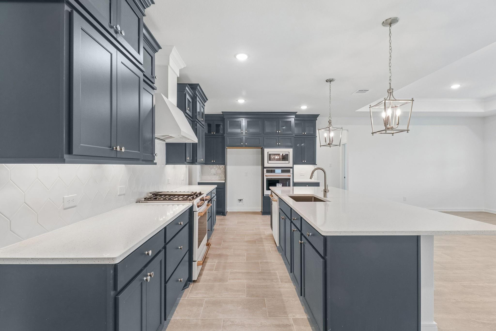 11822 Fashion Cir, Mont Belvieu, TX 77535 photo