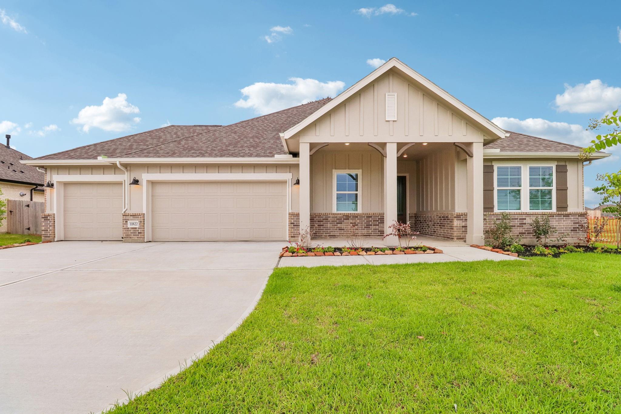 11822 Fashion Cir, Mont Belvieu, TX 77535 photo