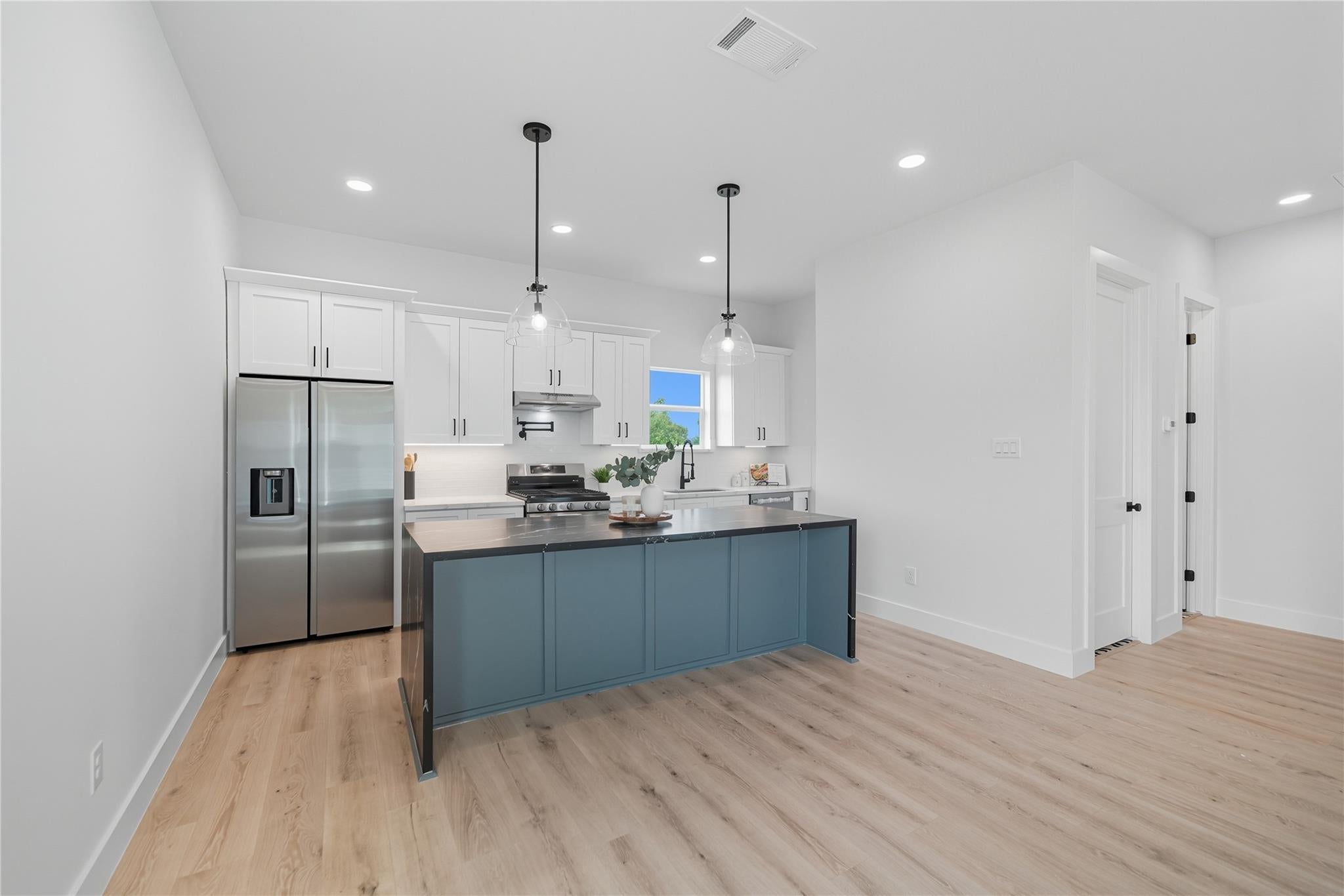 4749 Wilmington St, Houston, TX 77033 photo