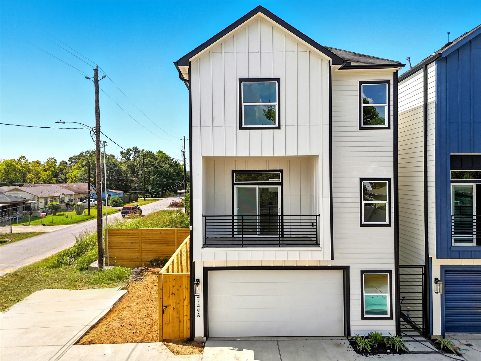 4749 Wilmington St, Houston, TX 77033 photo