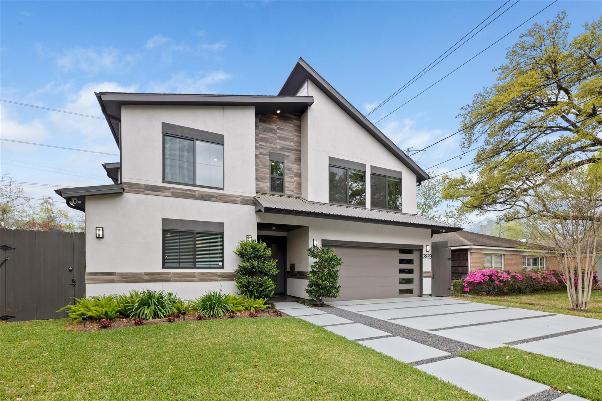 2928 Suffolk Dr, Houston, TX 77027 photo