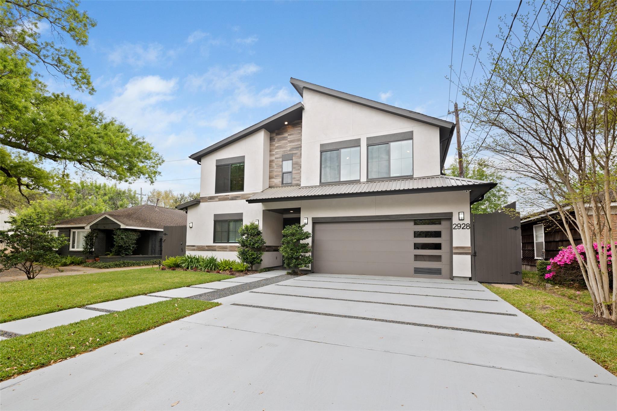 2928 Suffolk Dr, Houston, TX 77027 photo