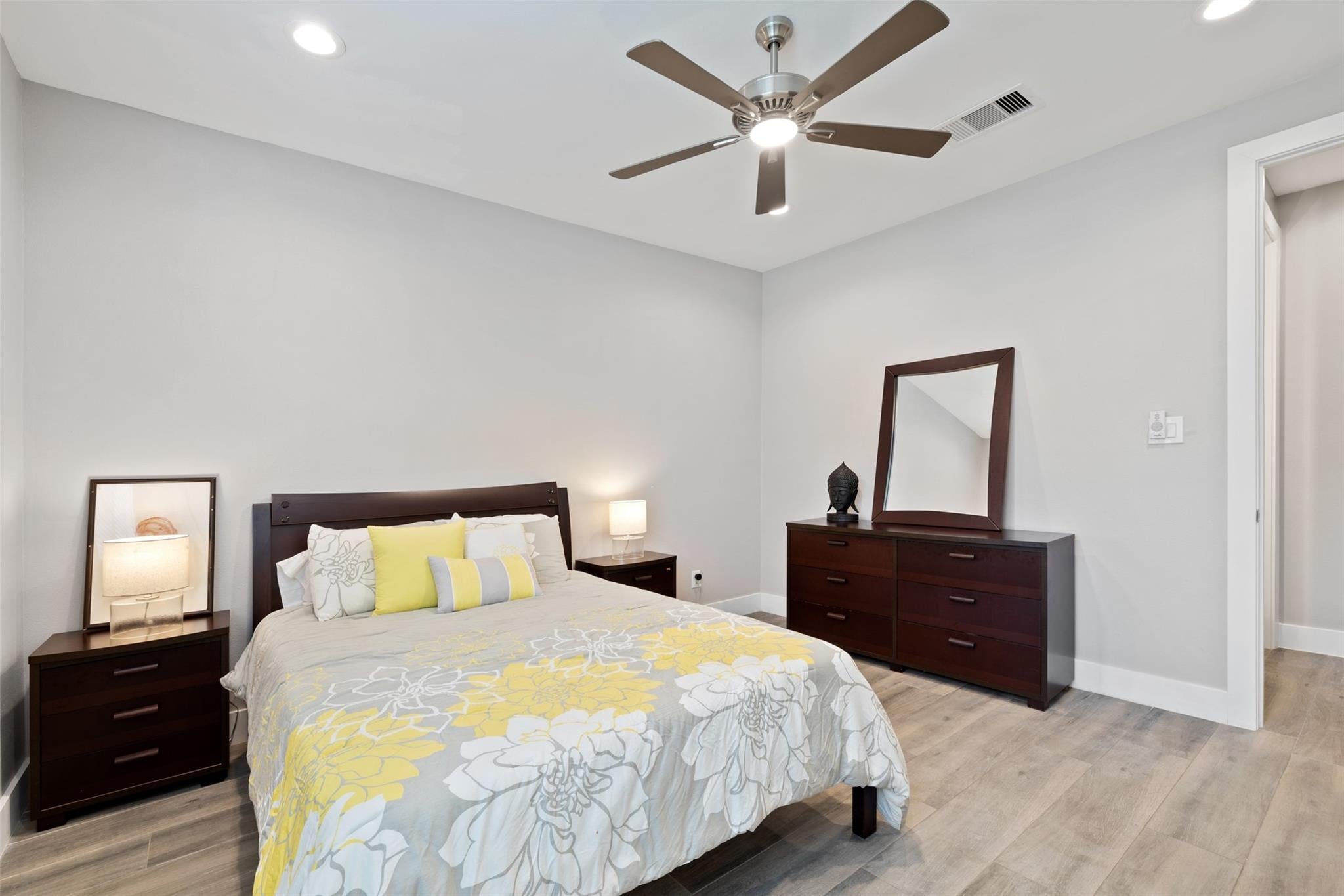 2928 Suffolk Dr, Houston, TX 77027 photo