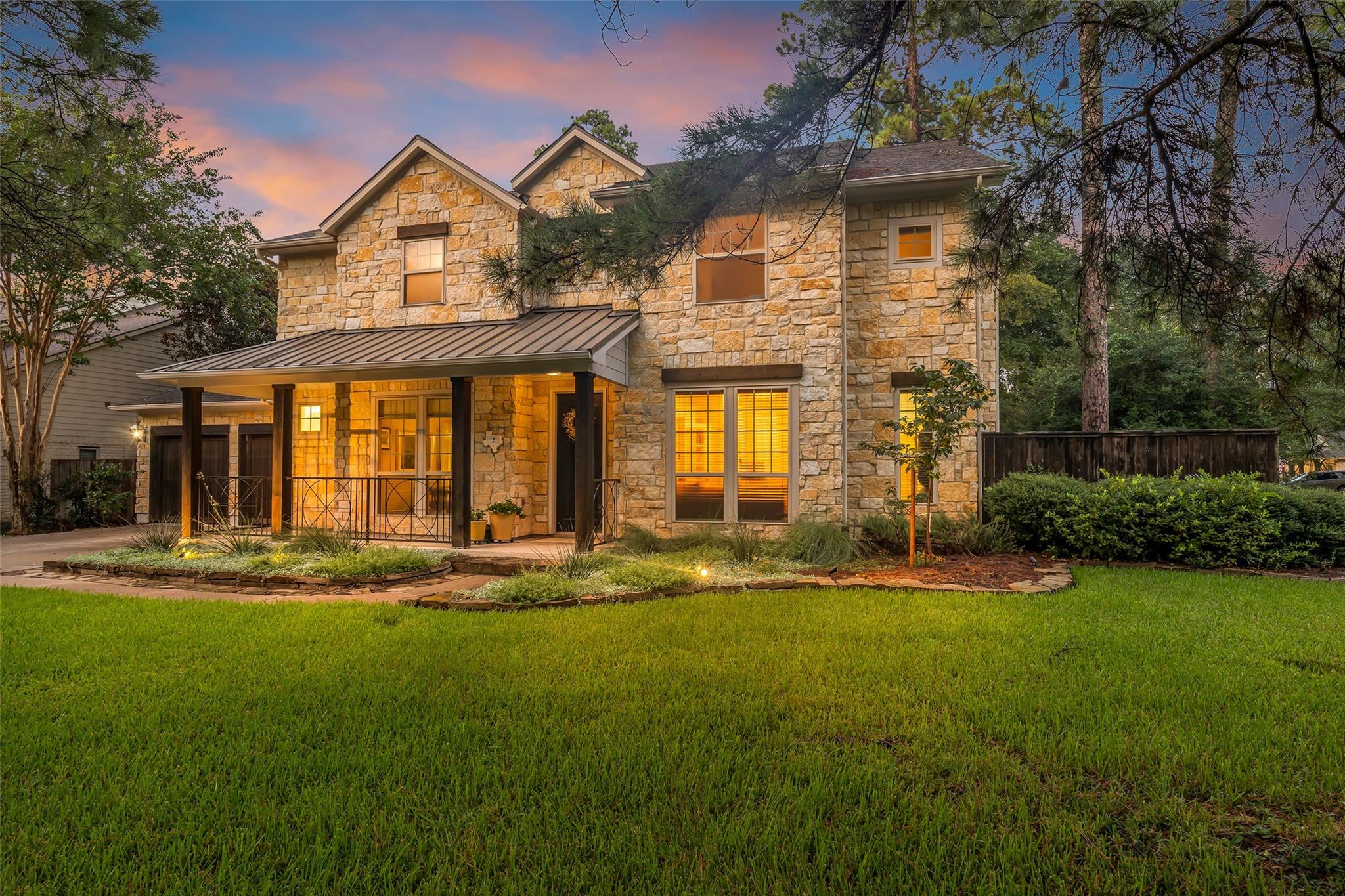 2 Glistening Pond Pl, The Woodlands, TX 77382