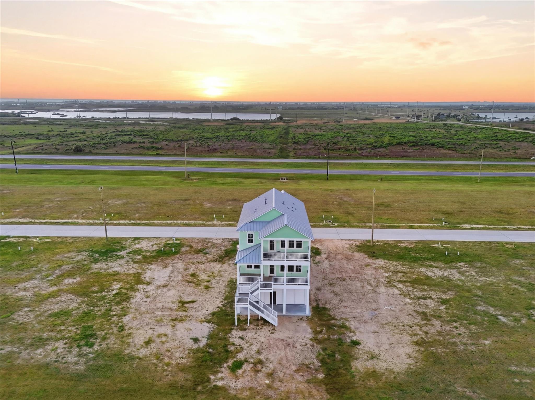 11327 Starfish Dr, Galveston, TX 77554 photo