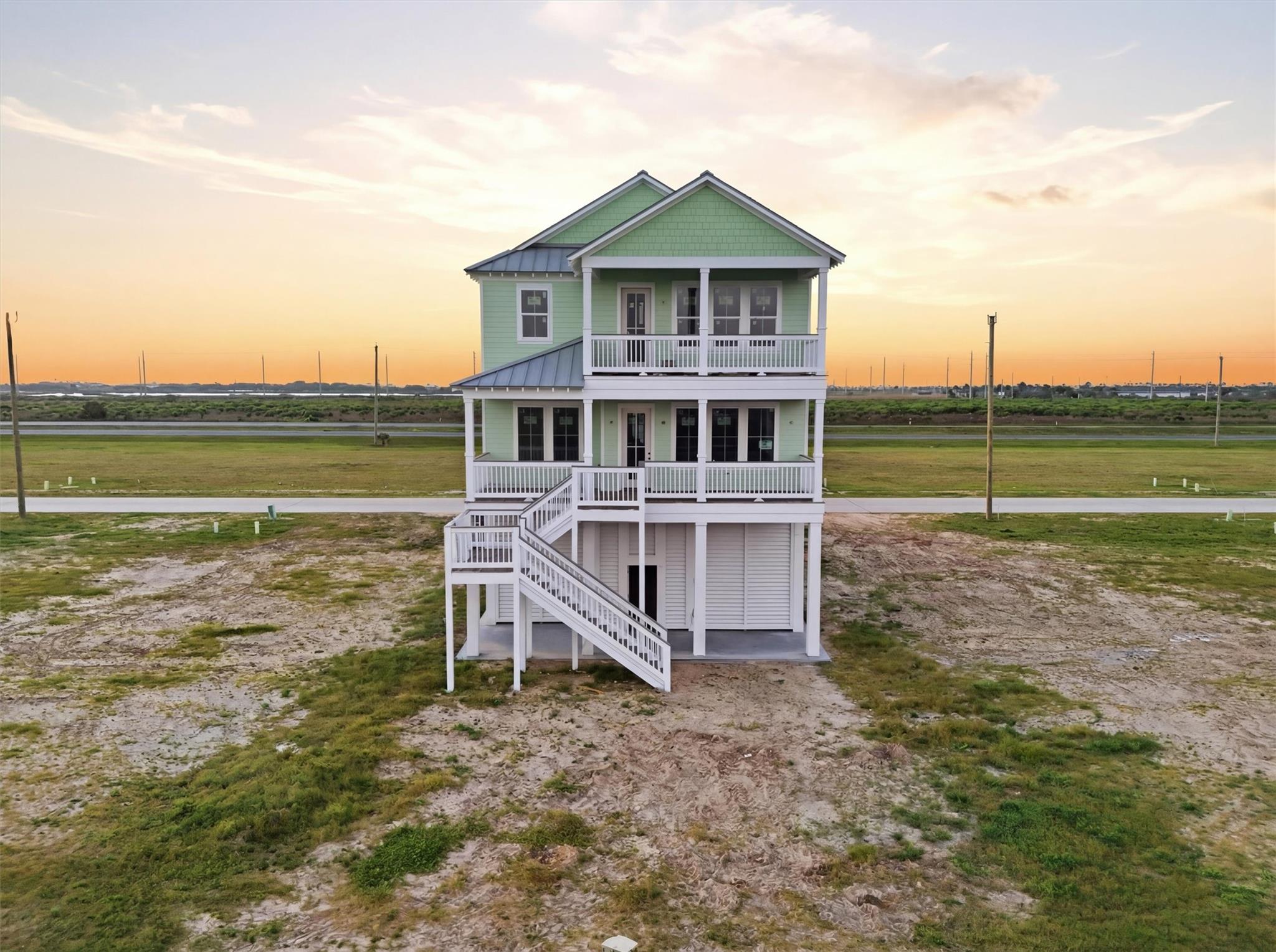 11327 Starfish Dr, Galveston, TX 77554 photo