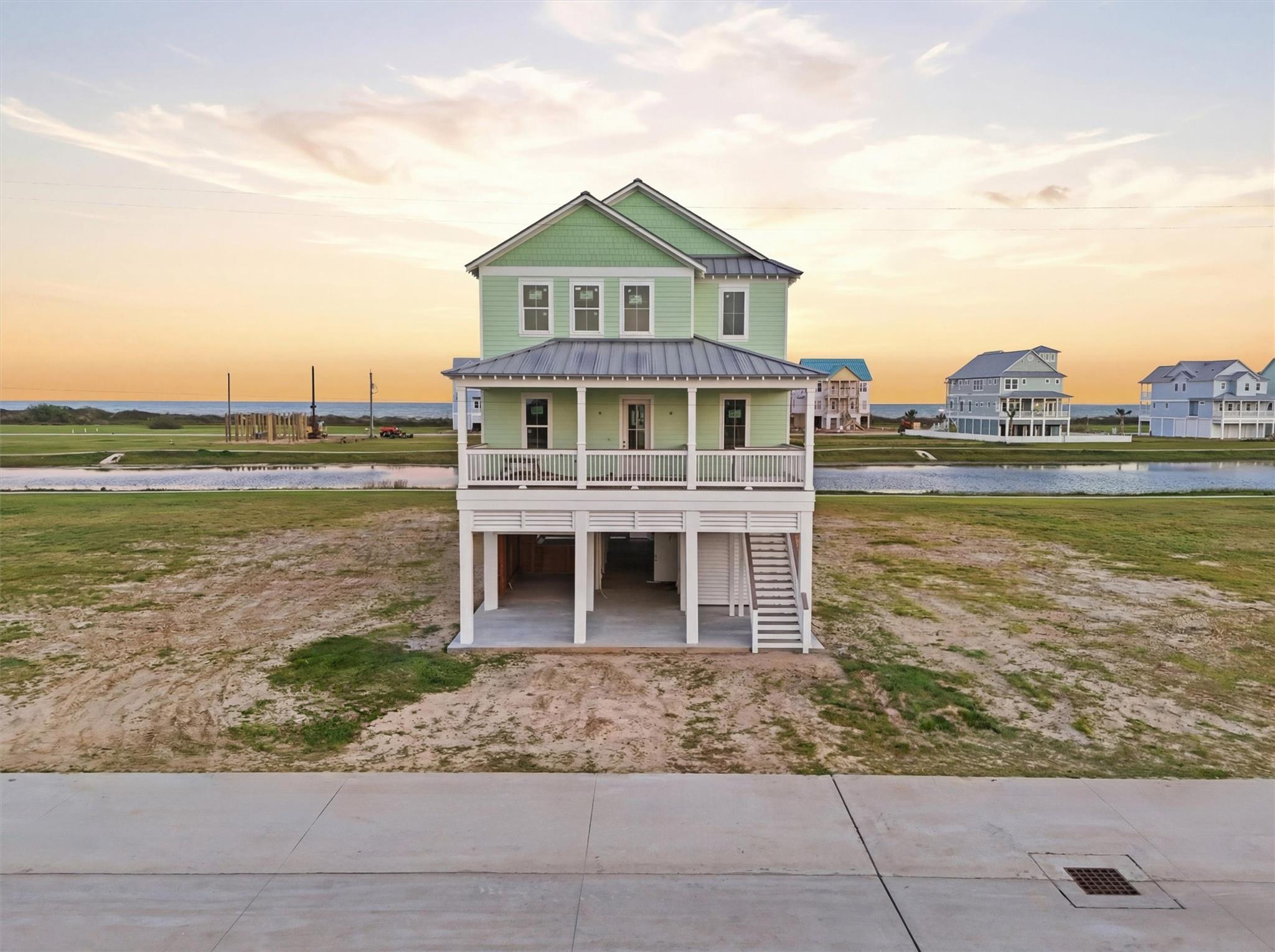 11327 Starfish Dr, Galveston, TX 77554 photo
