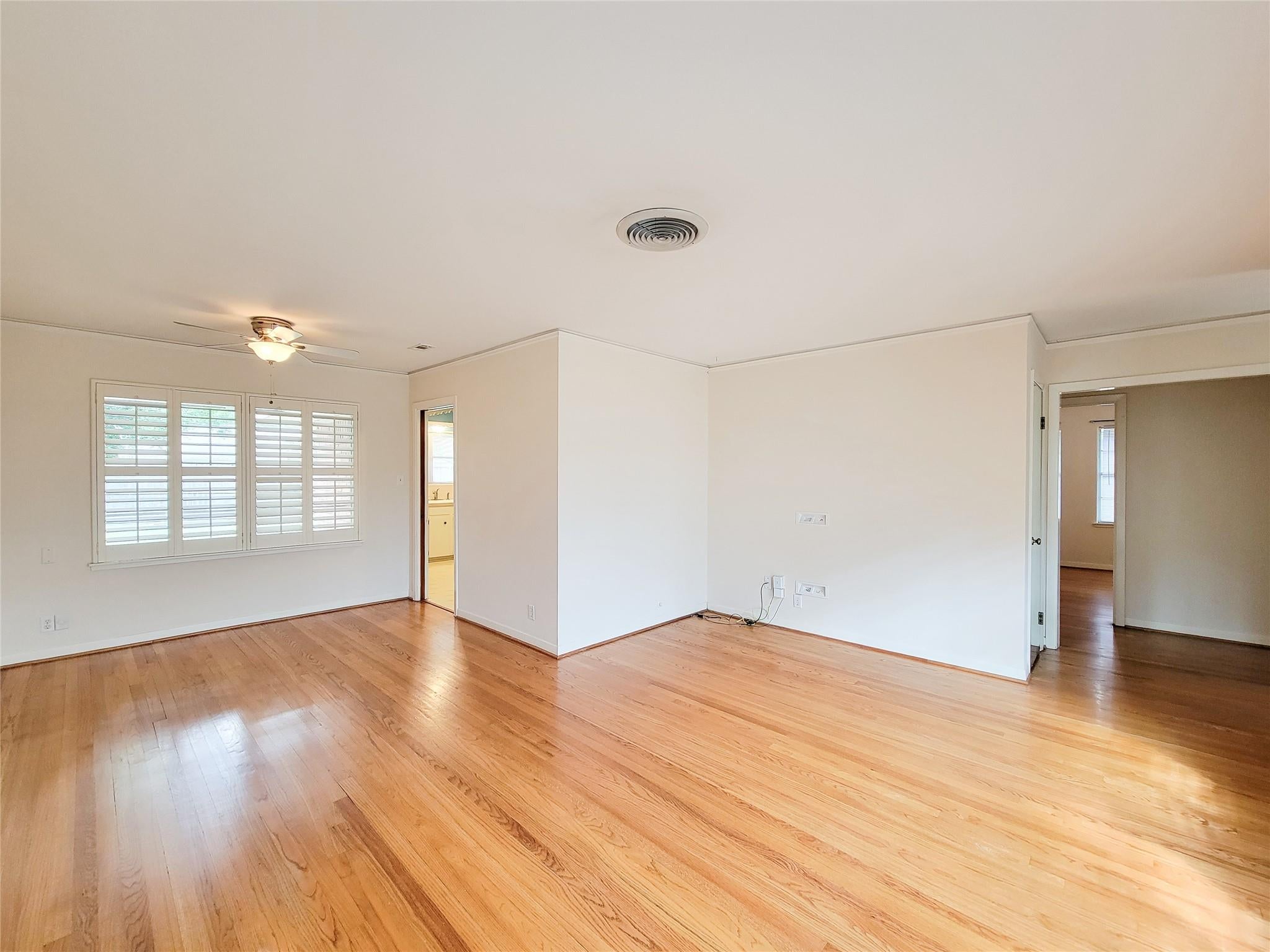 5442 Kinglet St, Houston, TX 77096 photo