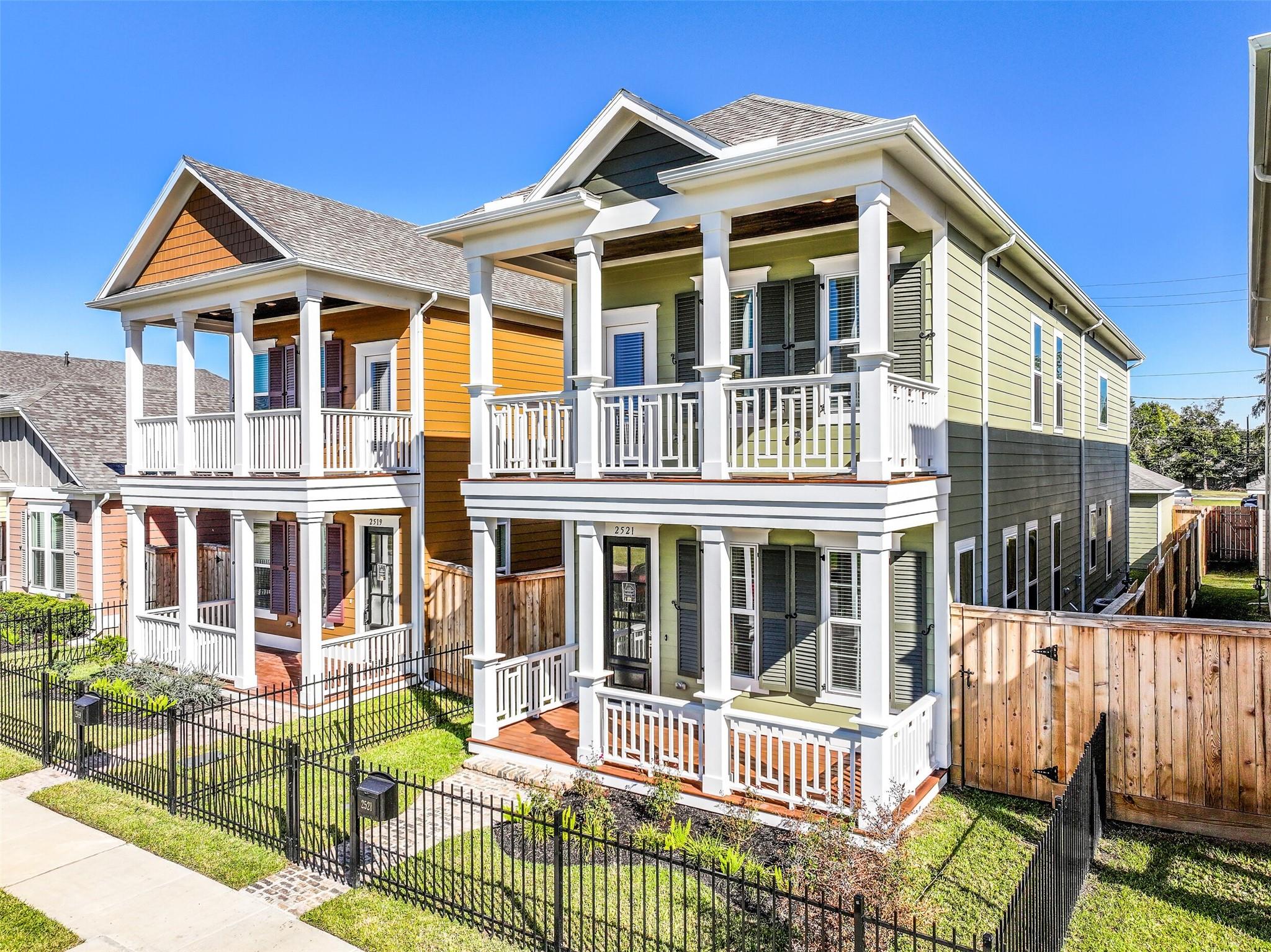 2521 S Houston Ave, Pearland, TX 77581 photo
