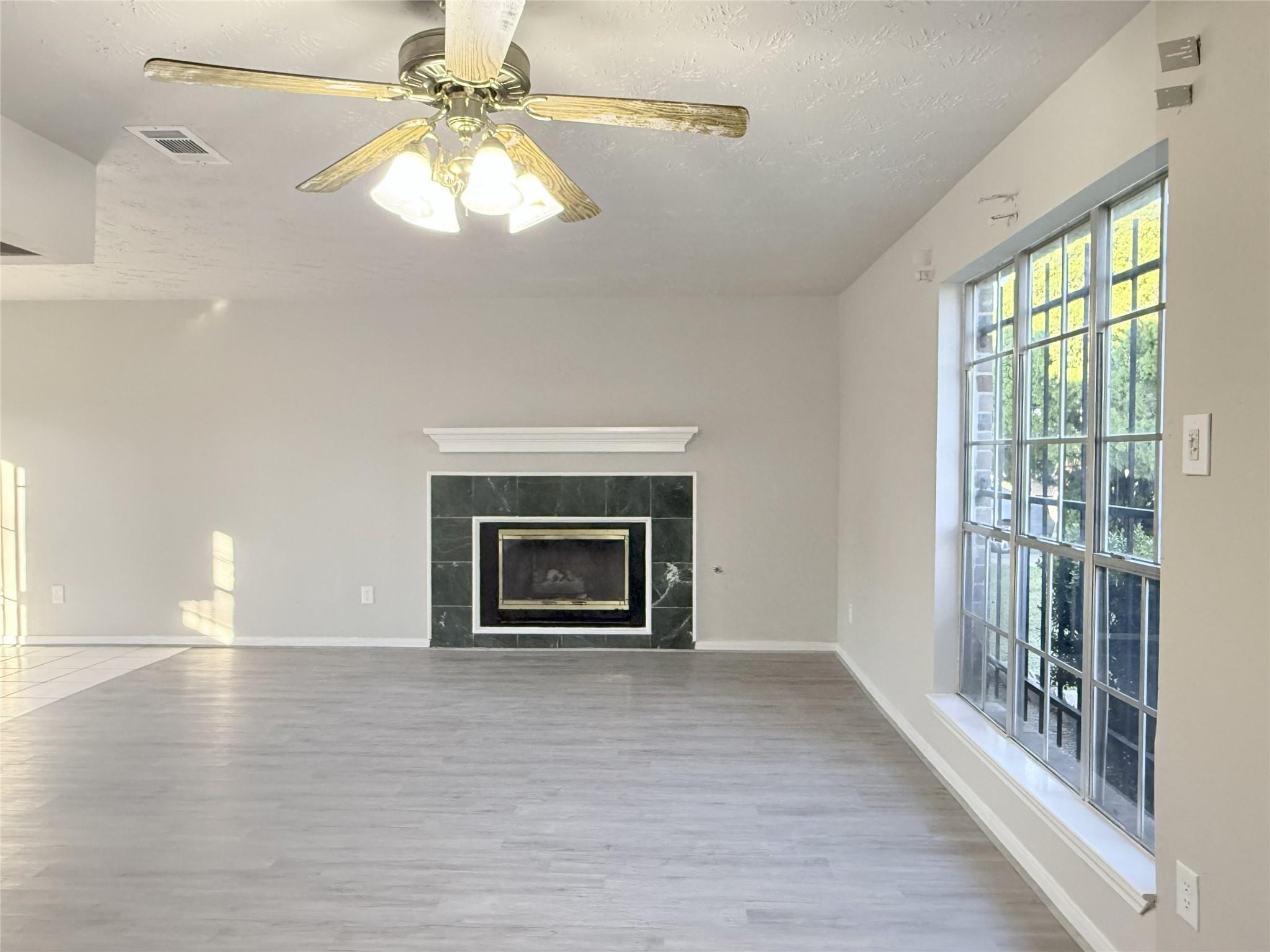 12715 Middlesbrough Ln, Houston, TX 77066 photo