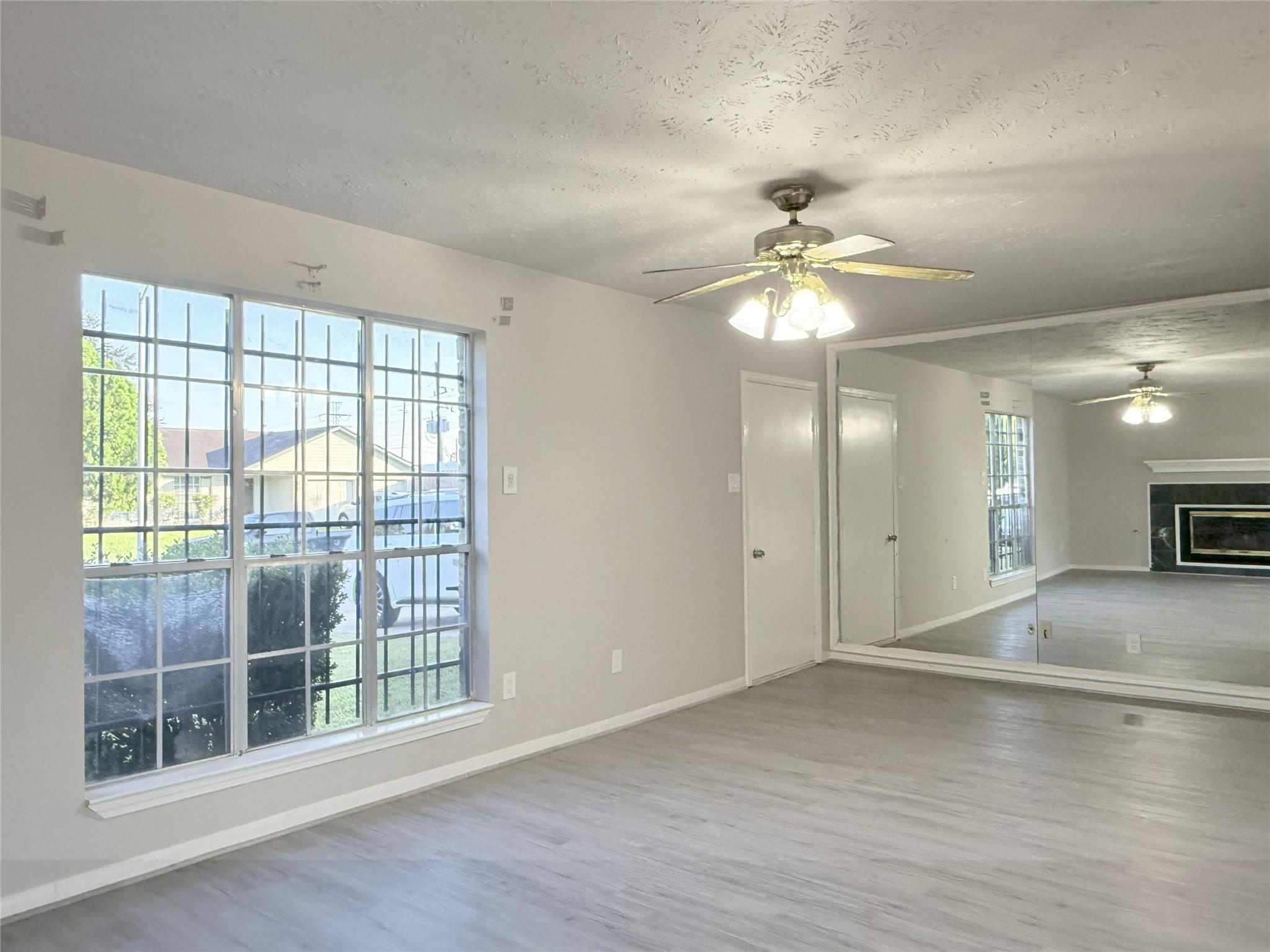 12715 Middlesbrough Ln, Houston, TX 77066 photo