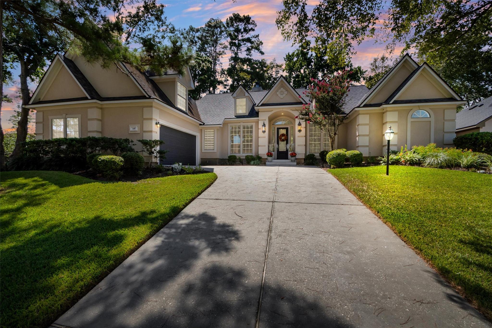 145 Shore Dr, Montgomery, TX 77356