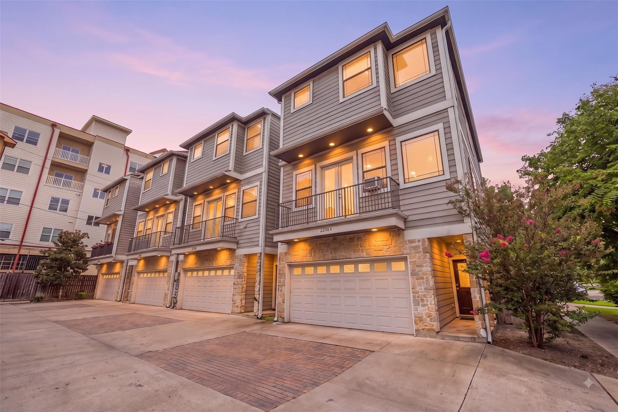 2208 Bellefontaine St, Houston, TX 77030