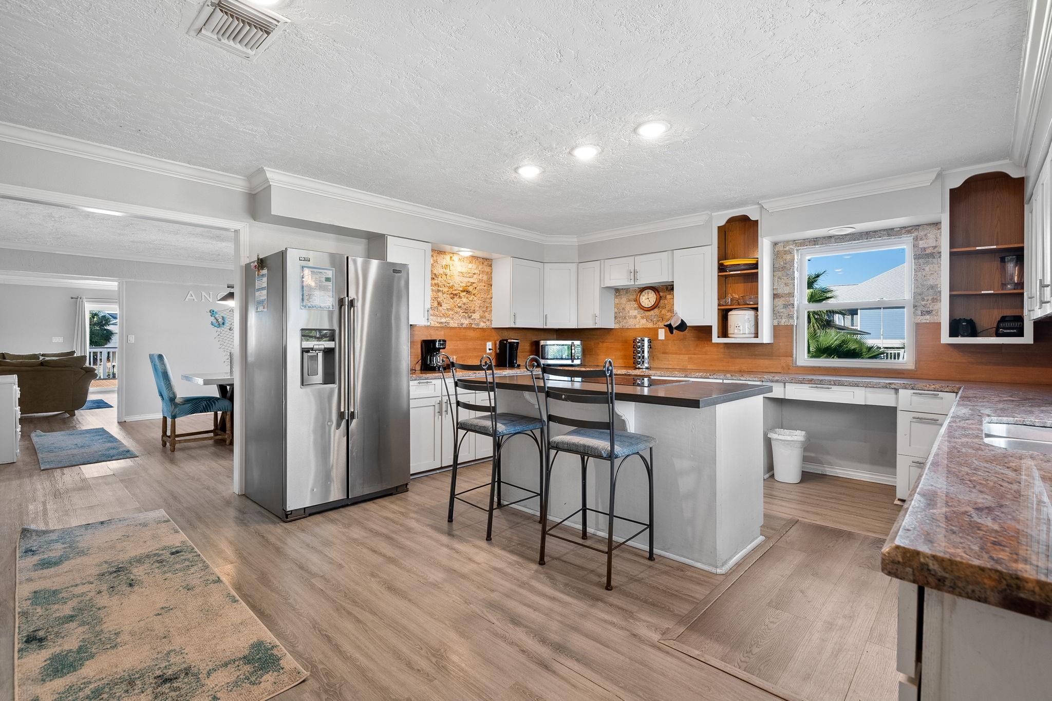 21814 Lampasas Dr, Galveston, TX 77554 photo