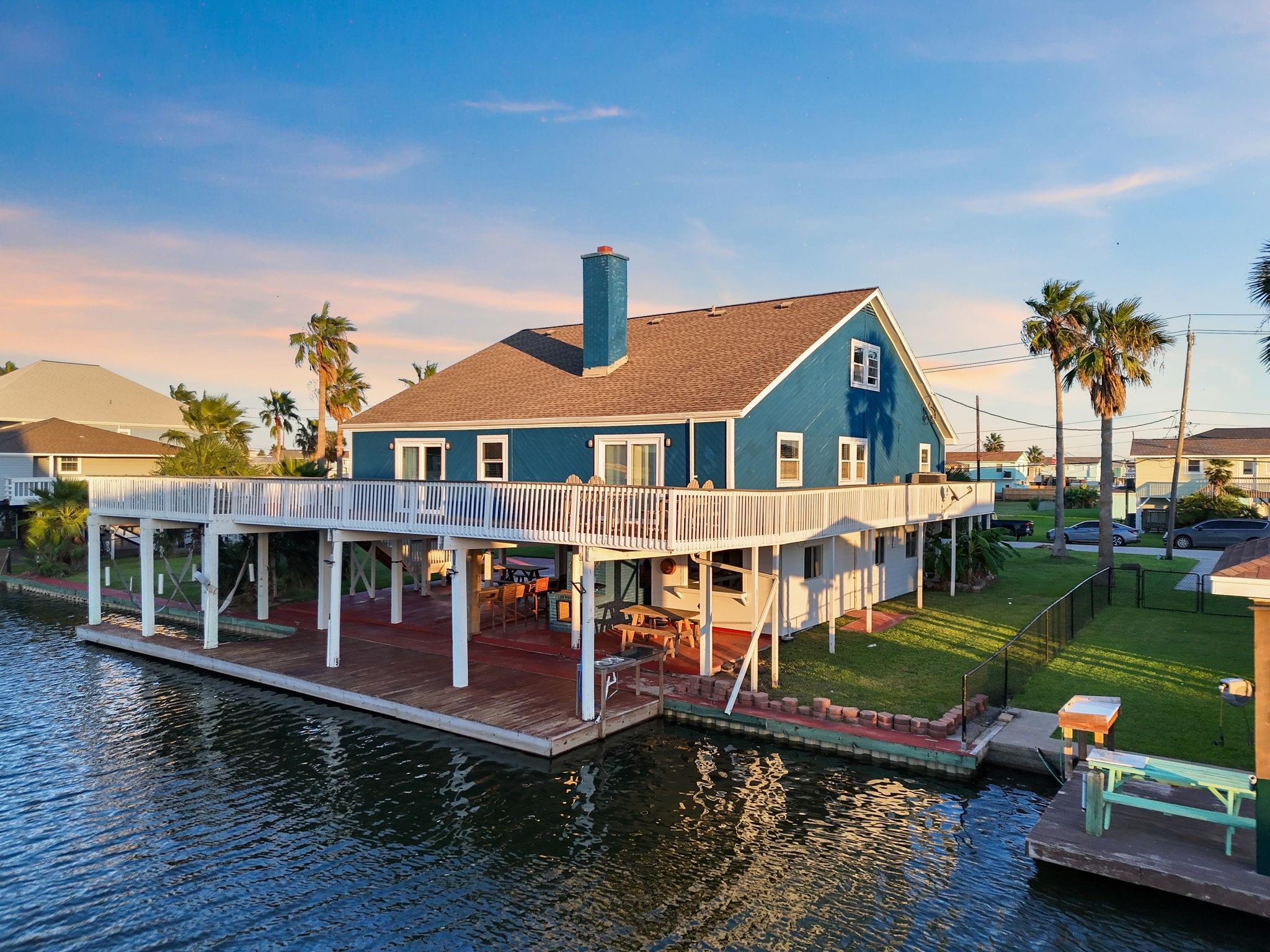 21814 Lampasas Dr, Galveston, TX 77554