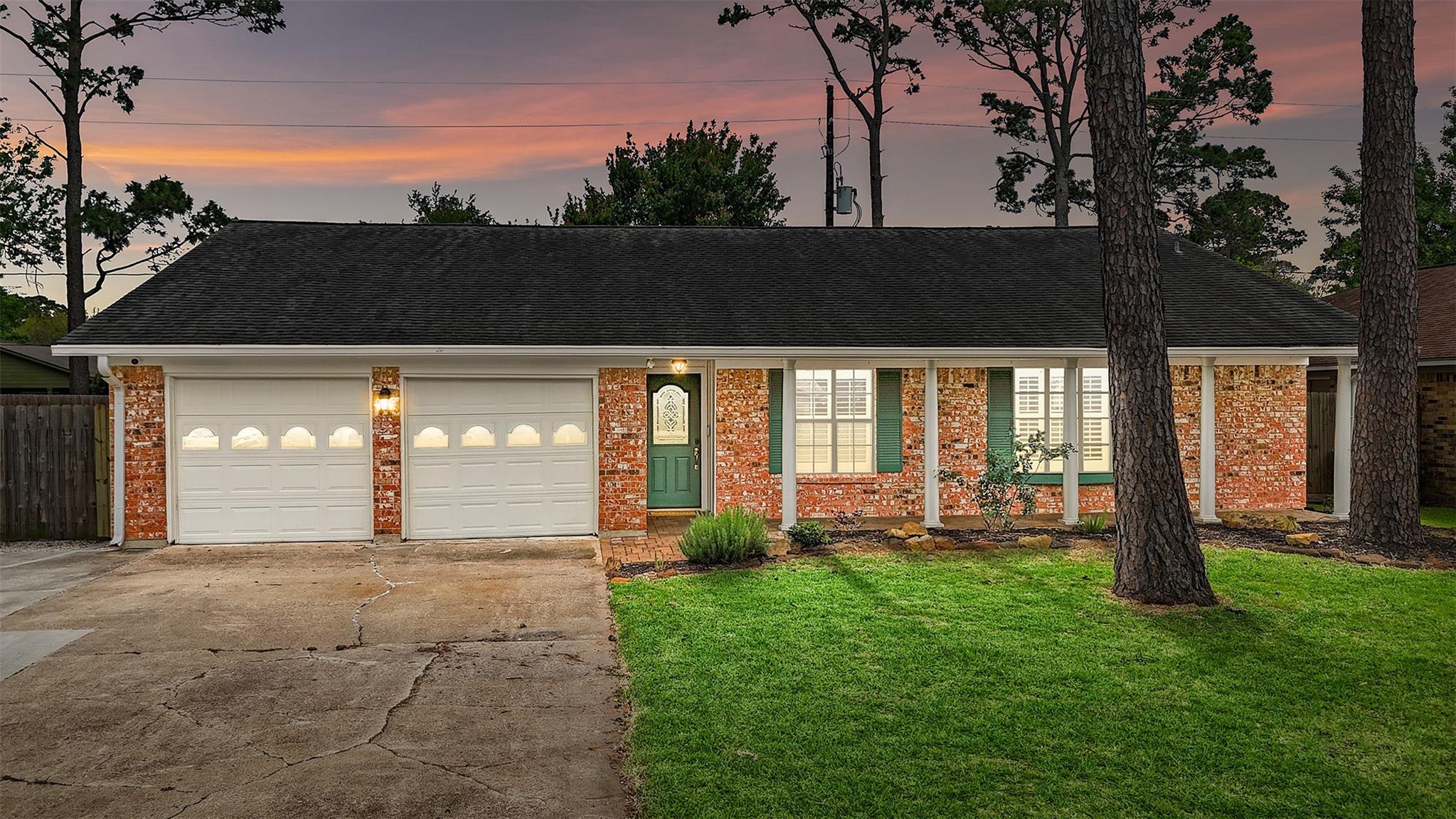 10014 Sweet Gum Ln, Baytown, TX 77521