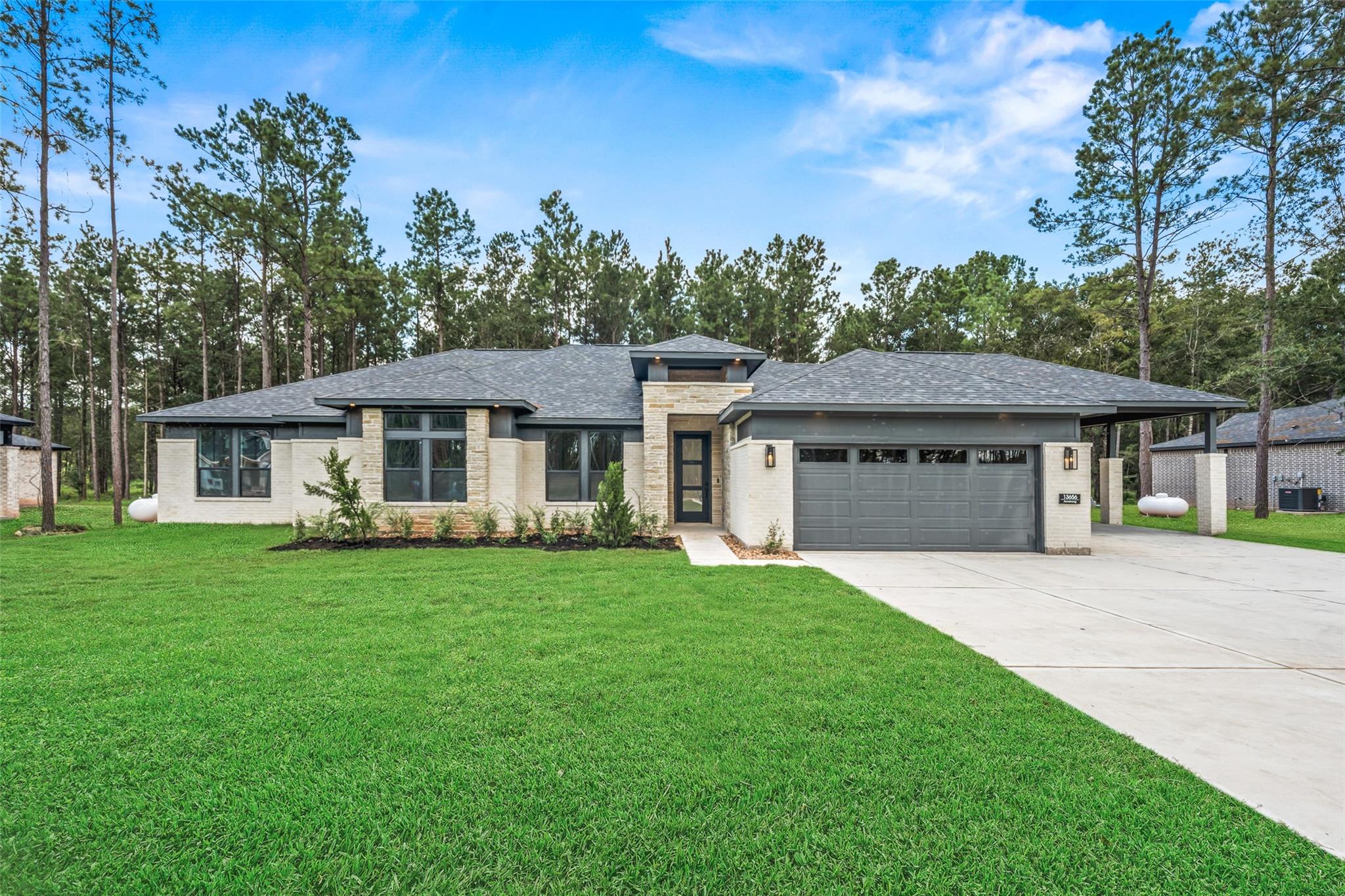 13656 Armstrong St, Conroe, TX 77303