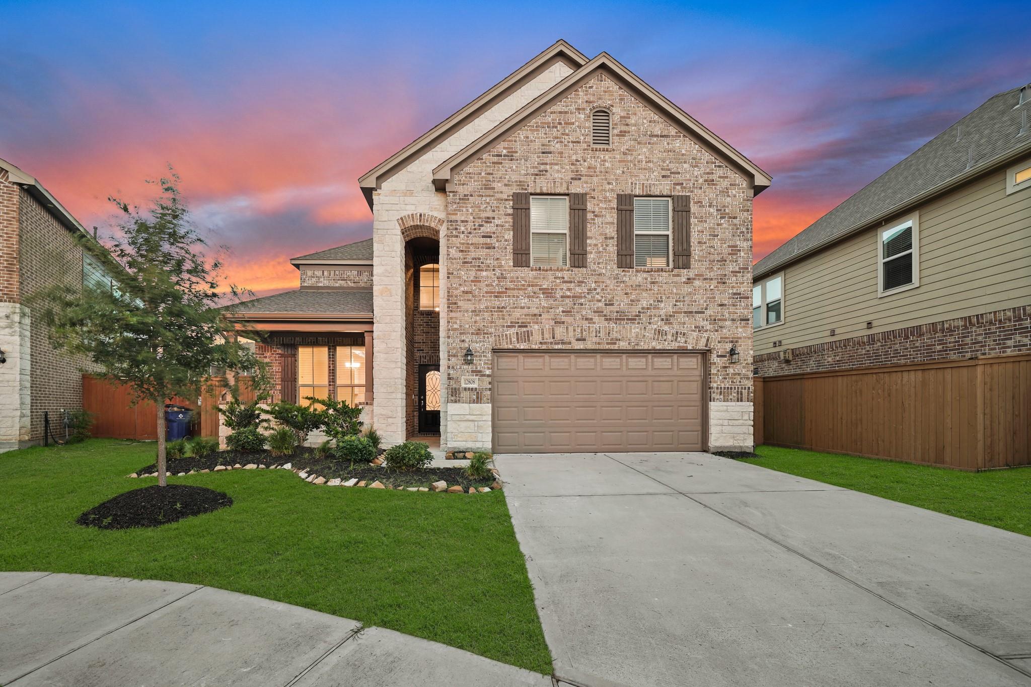 12808 Narrow Cove Dr, Texas City, TX 77568