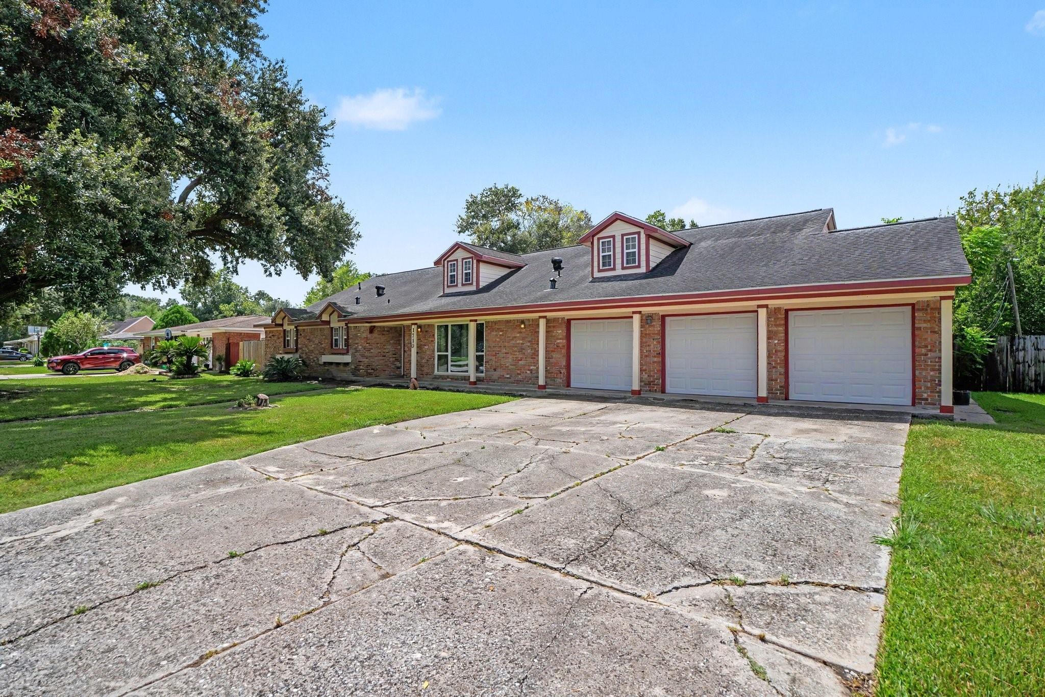 1710 Oaks Dr, Pasadena, TX 77502 photo