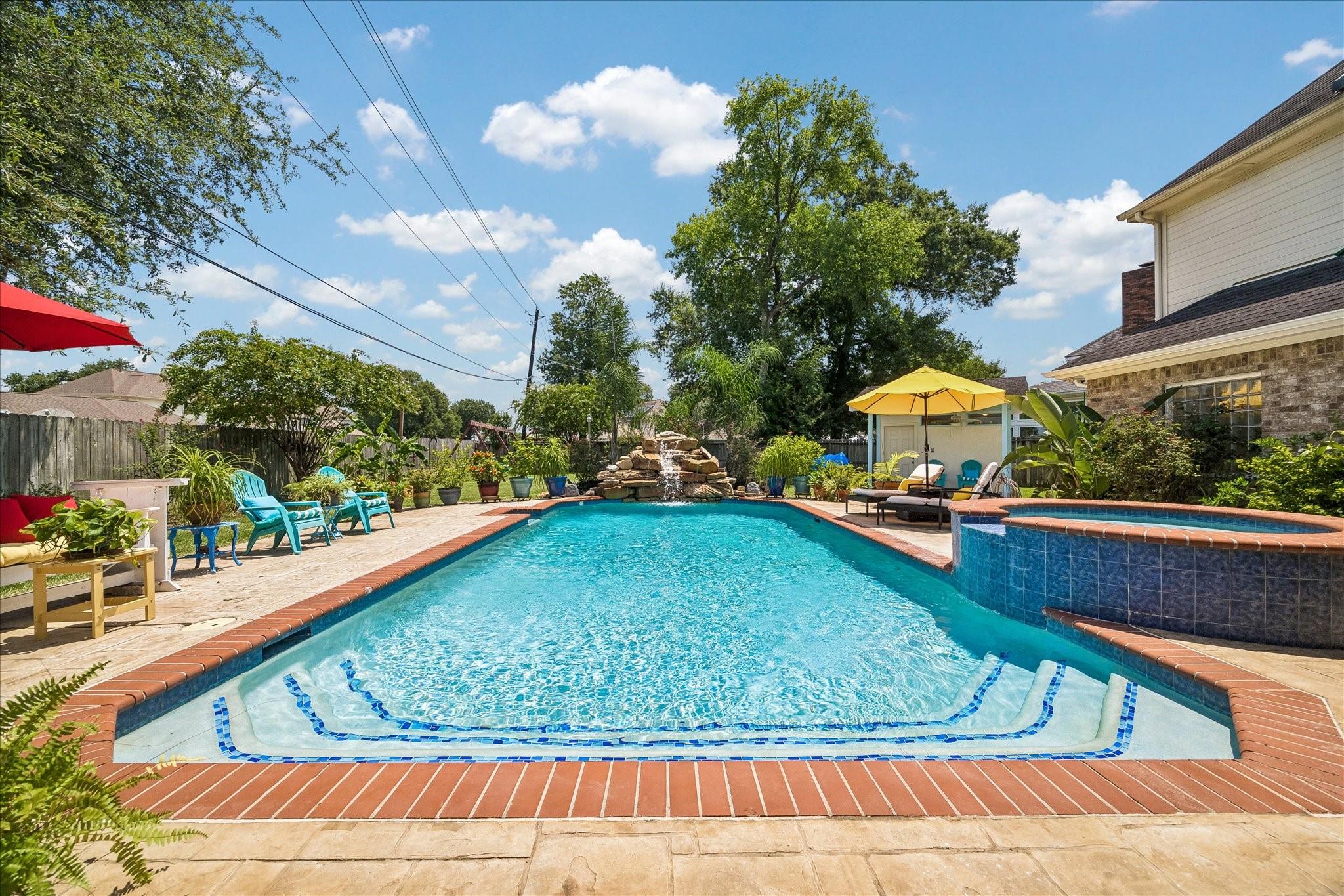 226 Rollingwood Cir, Baytown, TX 77520 photo