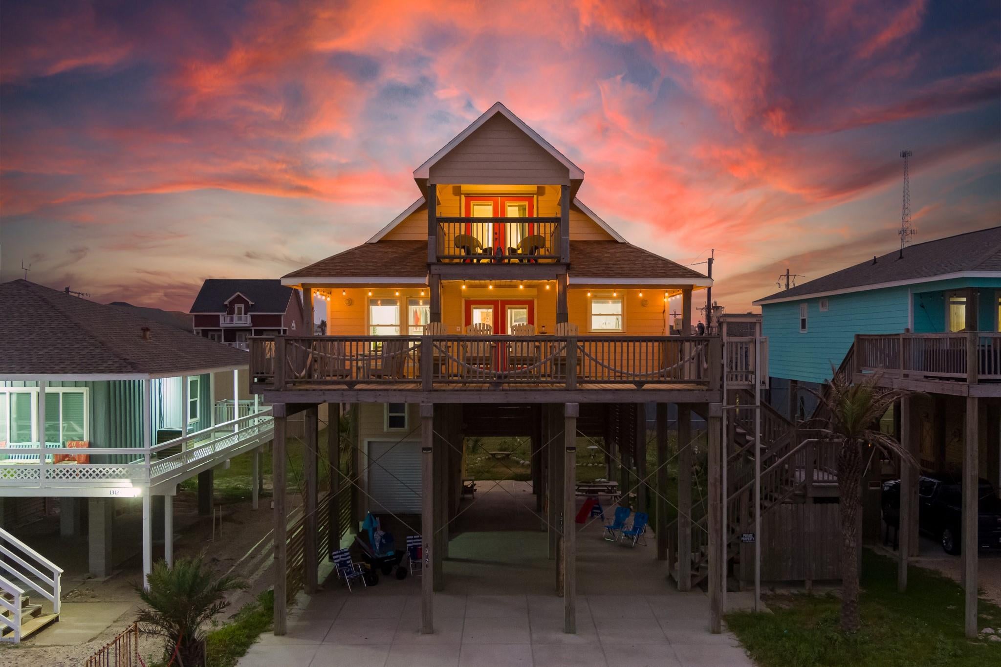 13127 Gulf Beach Dr, Freeport, TX 77541