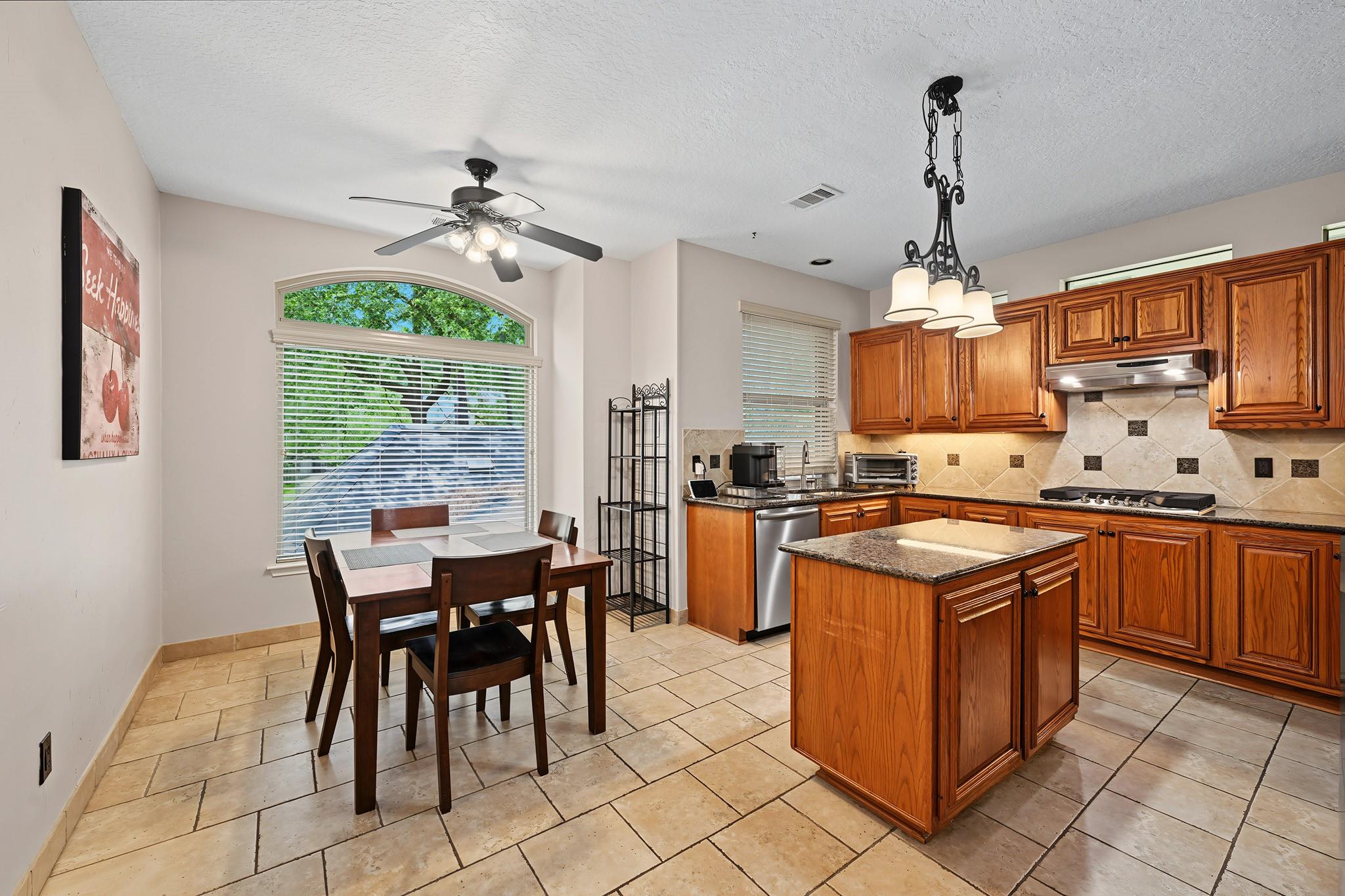 58 Deerfern Pl, The Woodlands, TX 77381 photo