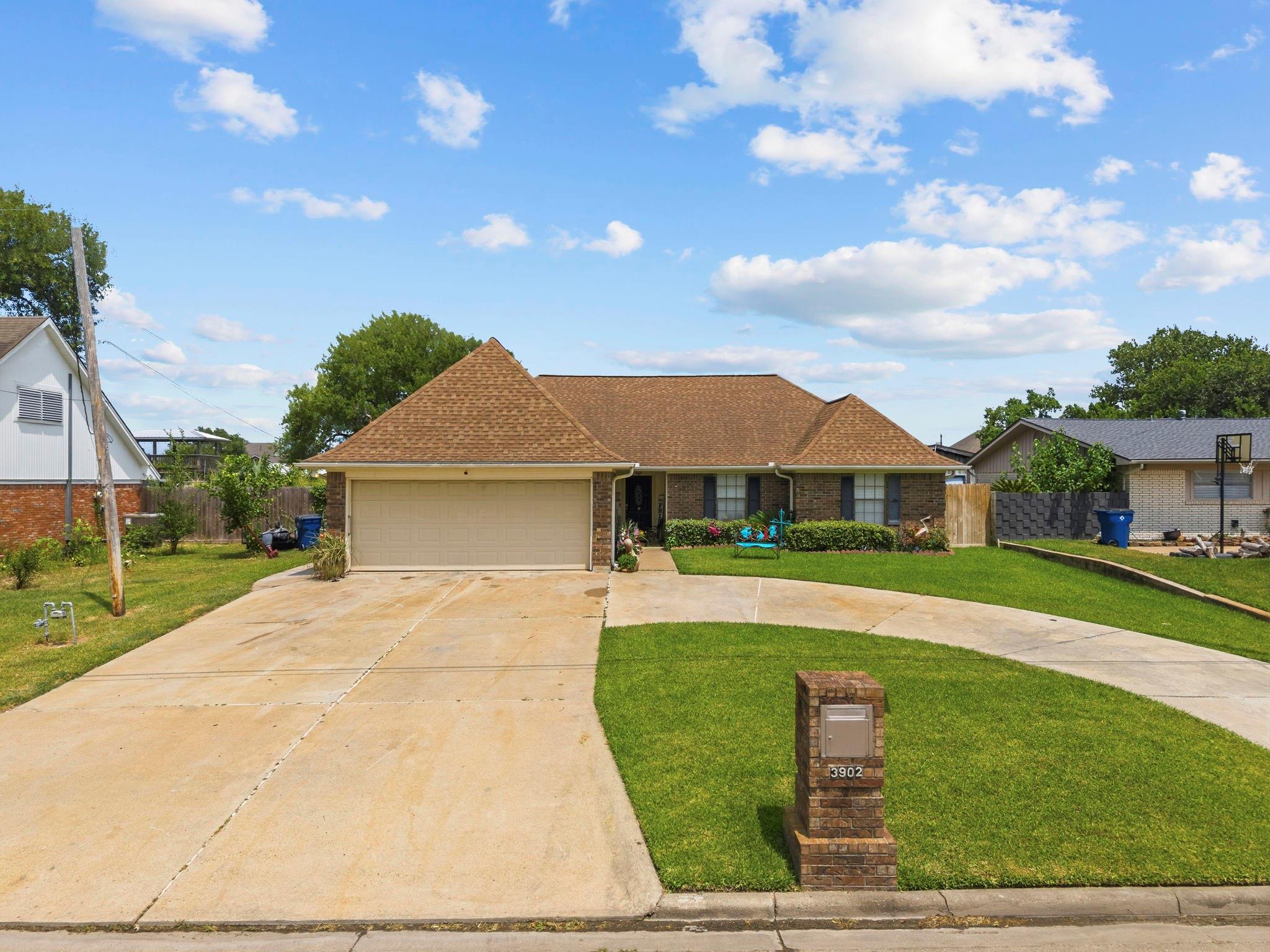 3902 18 St, Texas City, TX 77590 photo