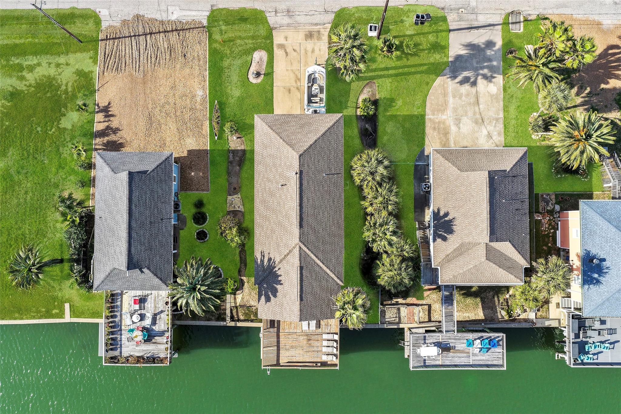 4610 Jamaica Cove Rd, Jamaica Beach, TX 77554 photo