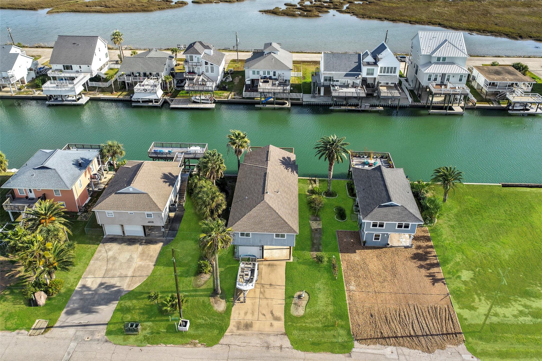4610 Jamaica Cove Rd, Jamaica Beach, TX 77554 photo
