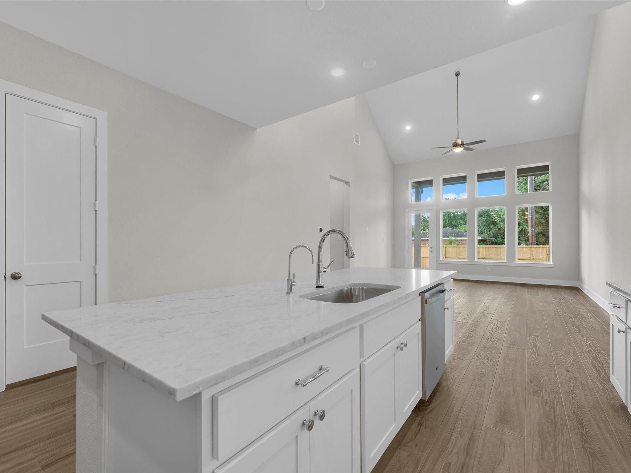 17823 Quartz Spring Ln, Tomball, TX 77377 photo