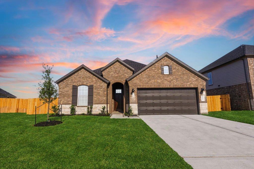 3205 Bolt Rope Dr, Texas City, TX 77539