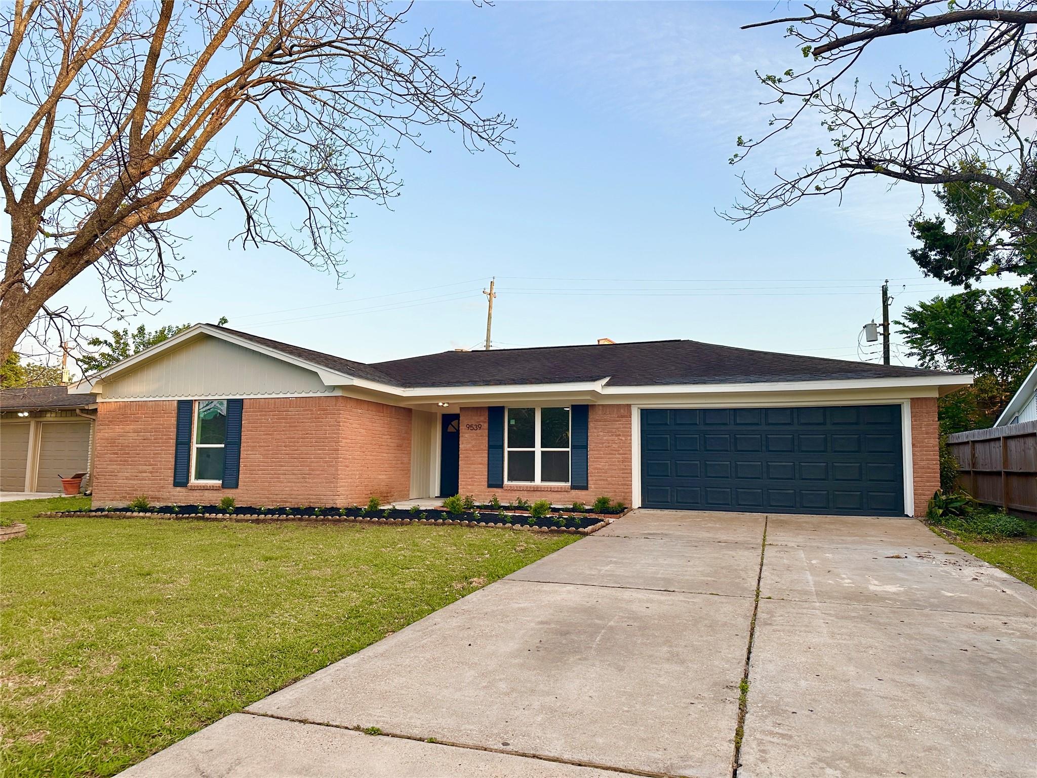 9539 Beverlyhill St, Houston, TX 77063 photo