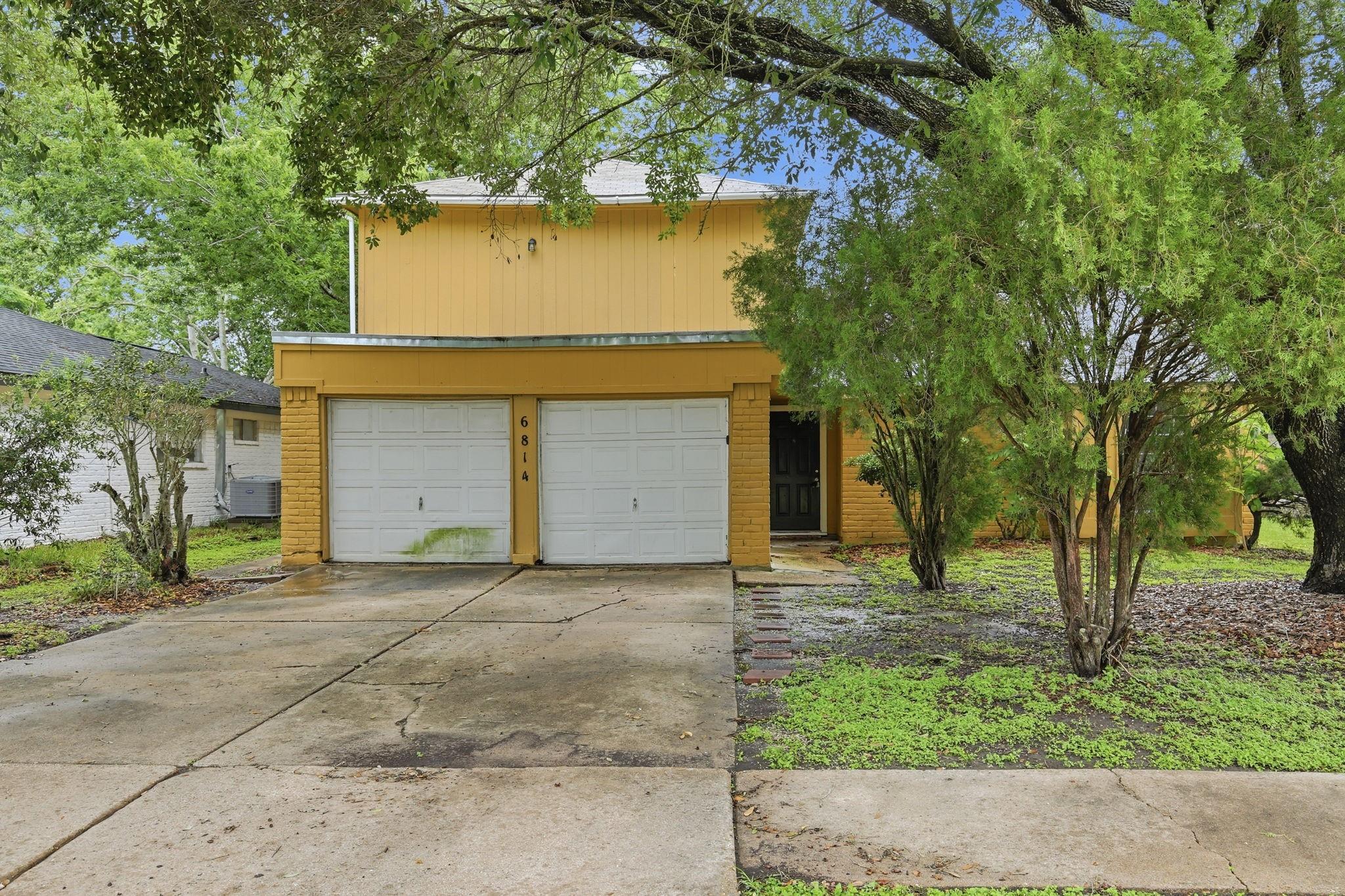 6814 Indian Falls Dr, Houston, TX 77489