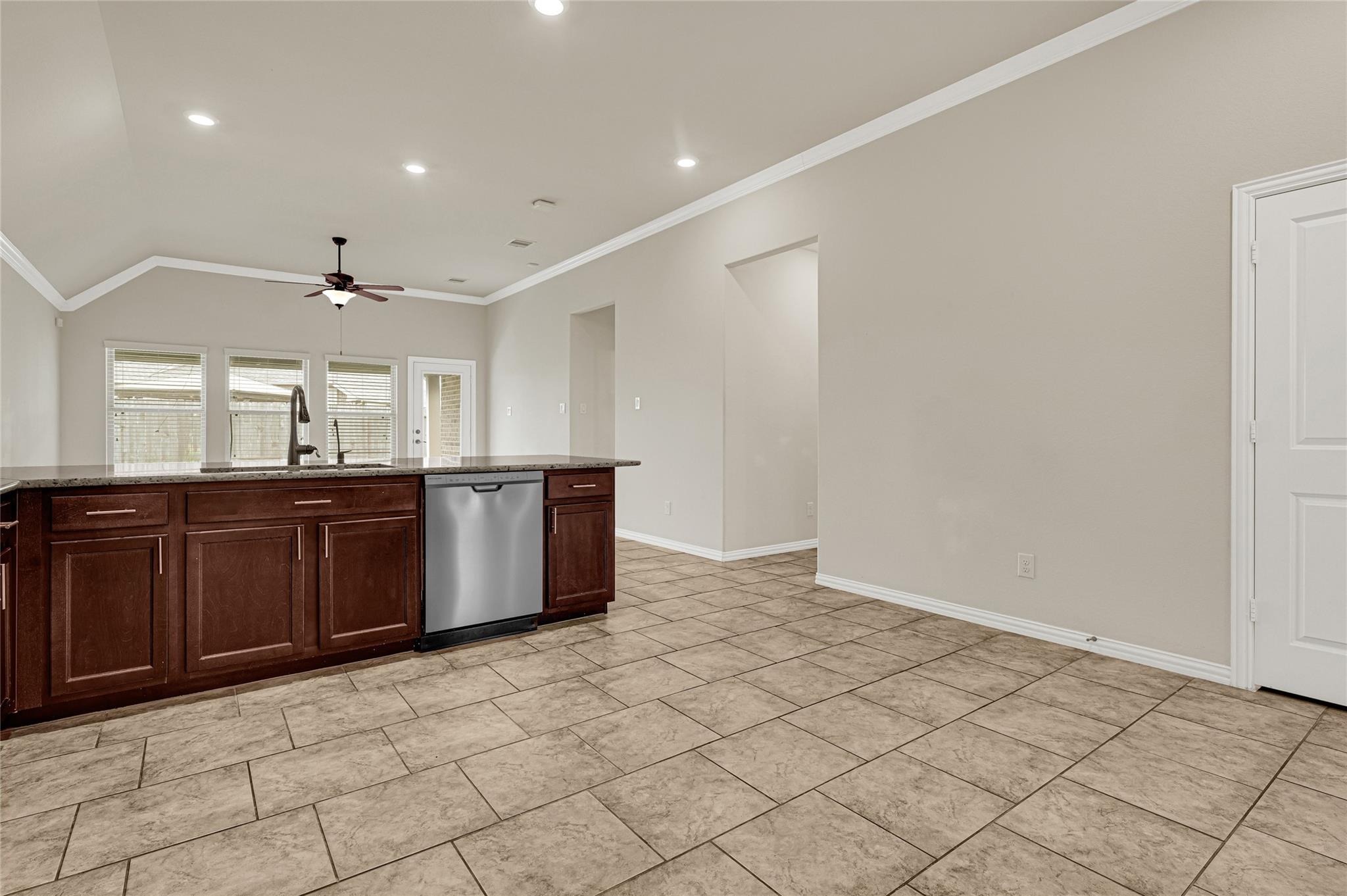 2414 Willow Fall Ln, Rosenberg, TX 77469 photo
