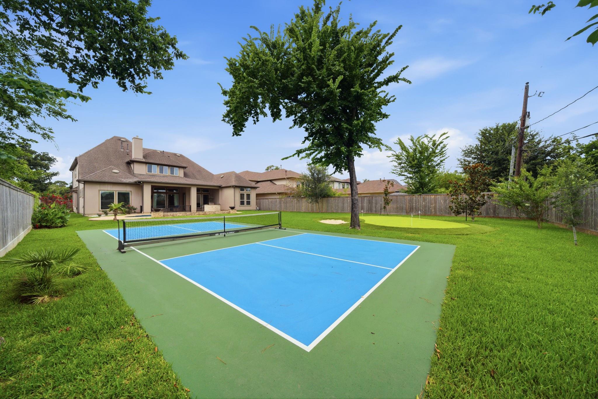 1510 Whispering Pines Dr, Houston, TX 77055 photo