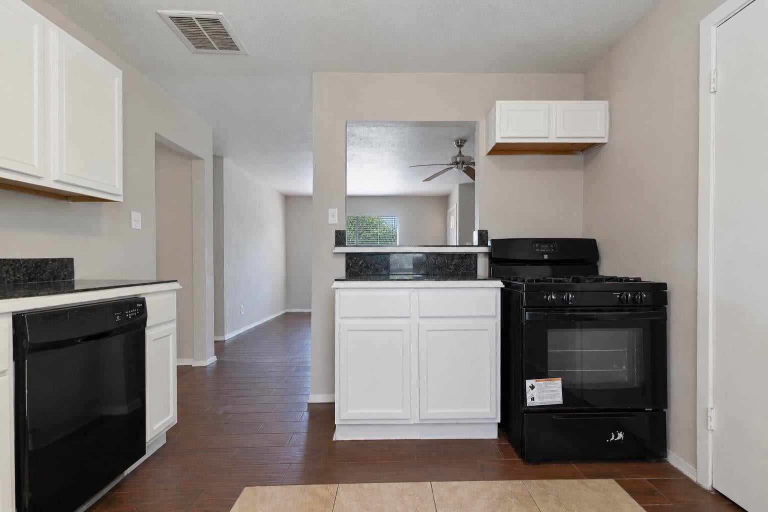 7217 Parker Rd, Houston, TX 77016 photo
