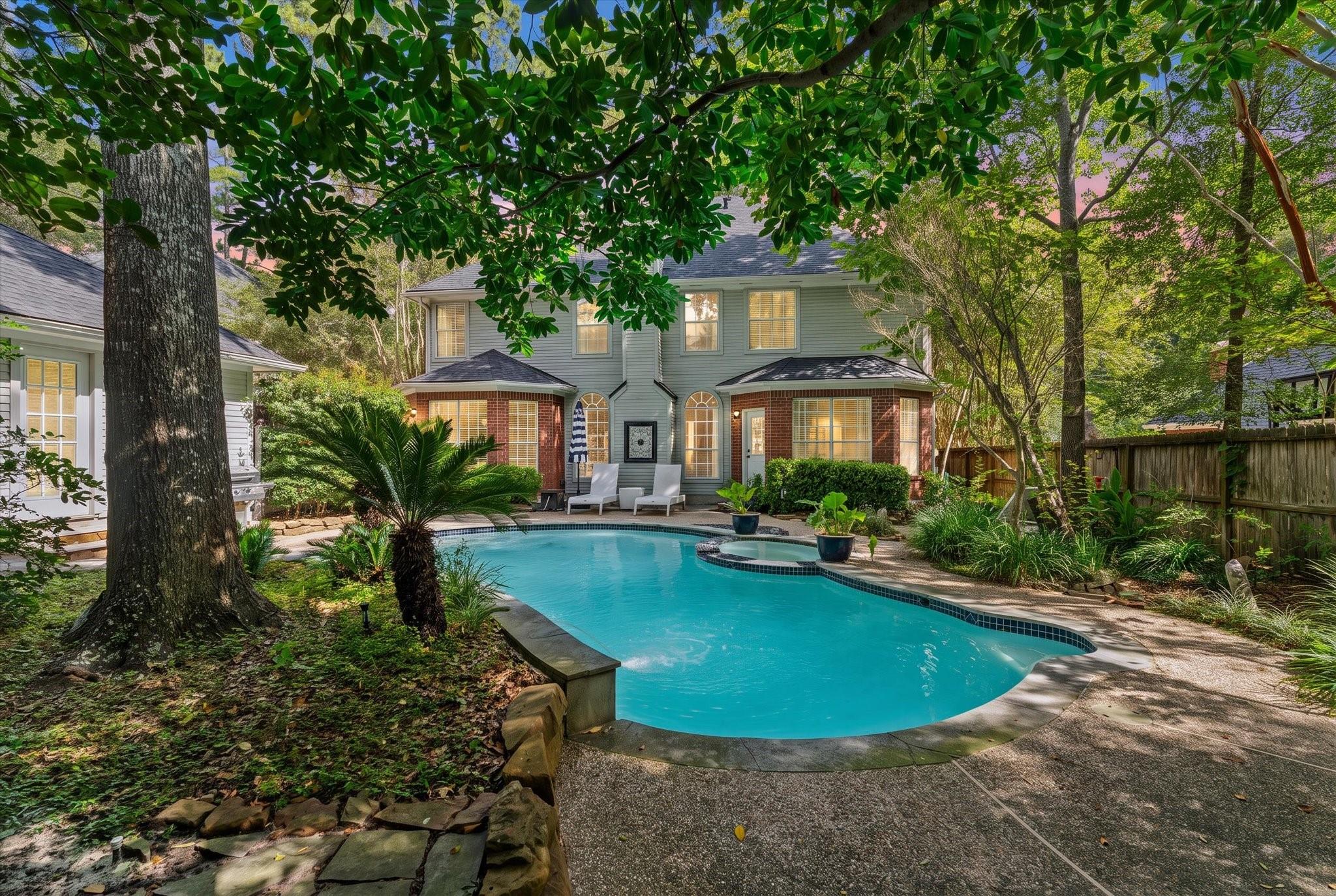 11 Golden Pl, The Woodlands, TX 77381 photo