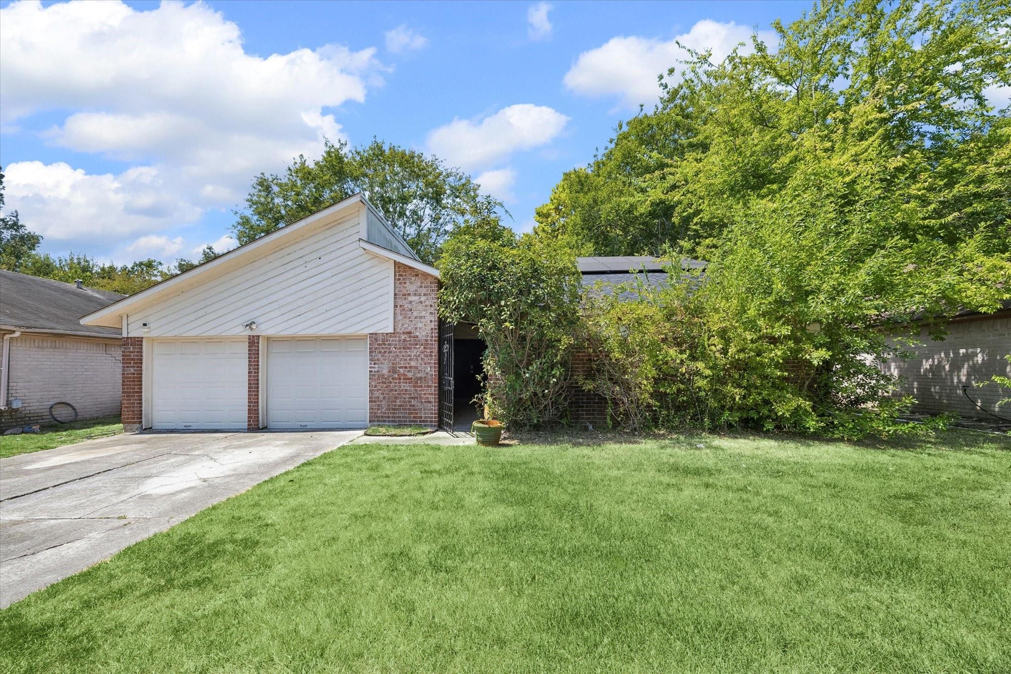 23423 Canyon Lake Dr, Spring, TX 77373