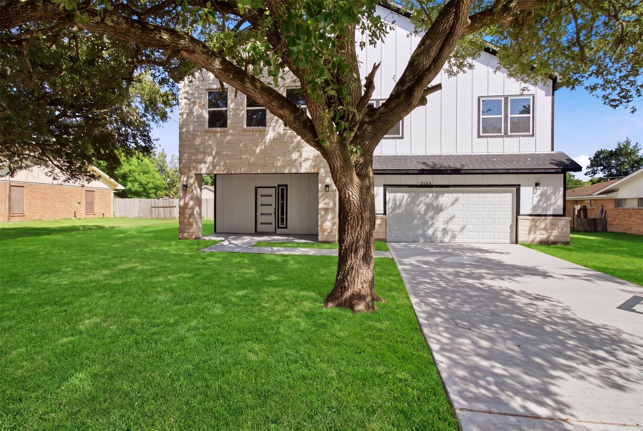 2104 Montana St, Baytown, TX 77520