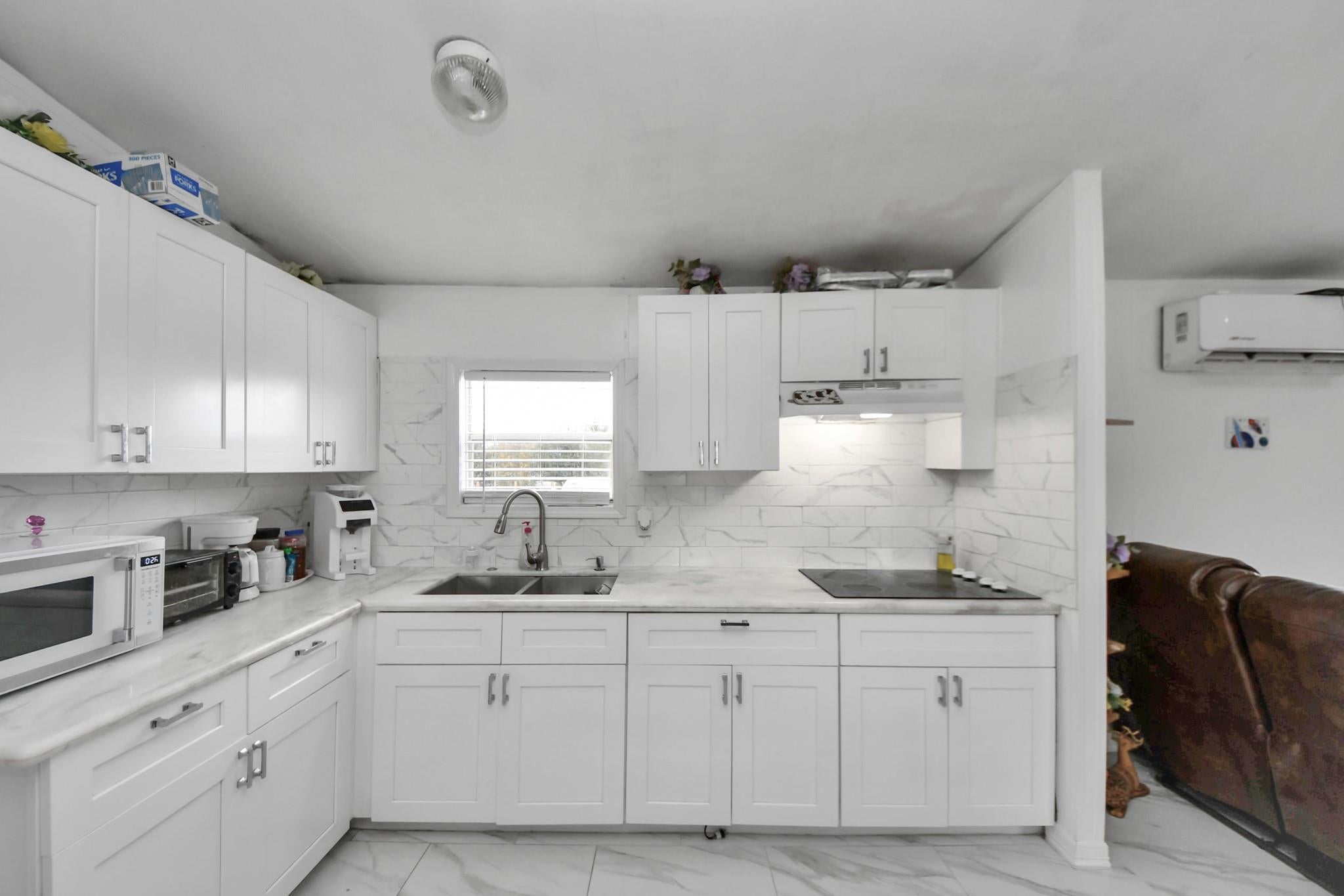 411 County Road 3556, Cleveland, TX 77327 photo
