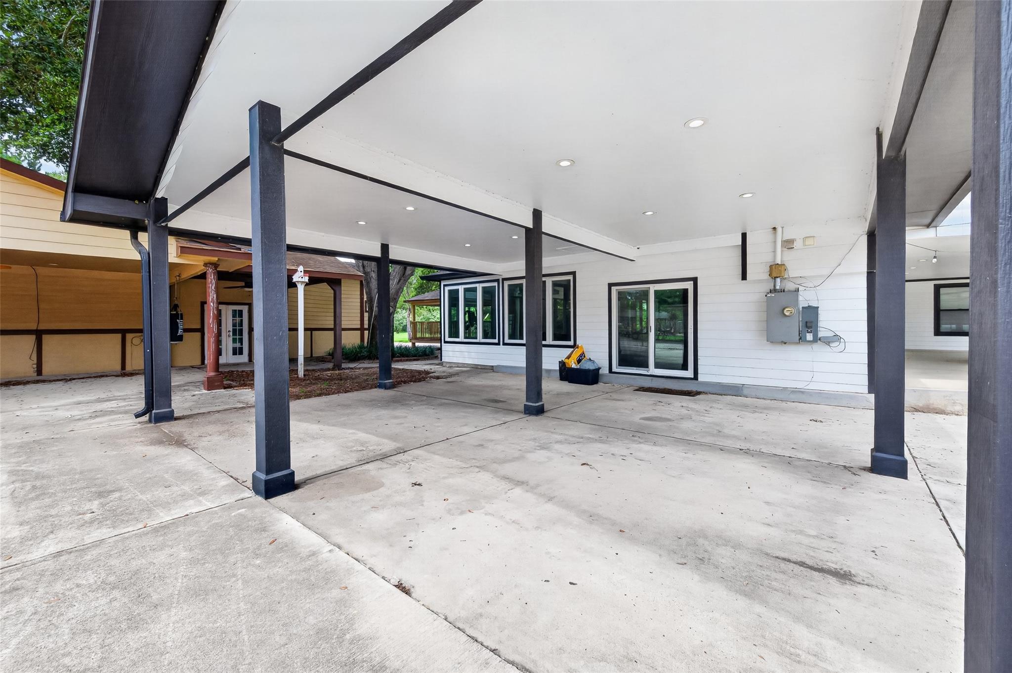 323 E Palm St, Fresno, TX 77545 photo