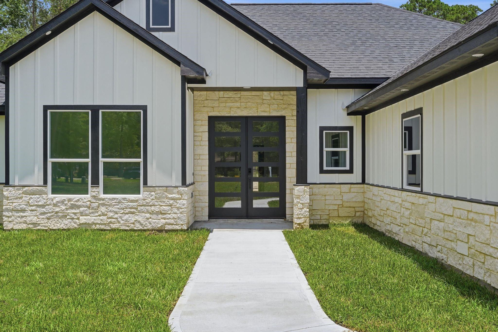13081 Crystal Trl, Conroe, TX 77306 photo